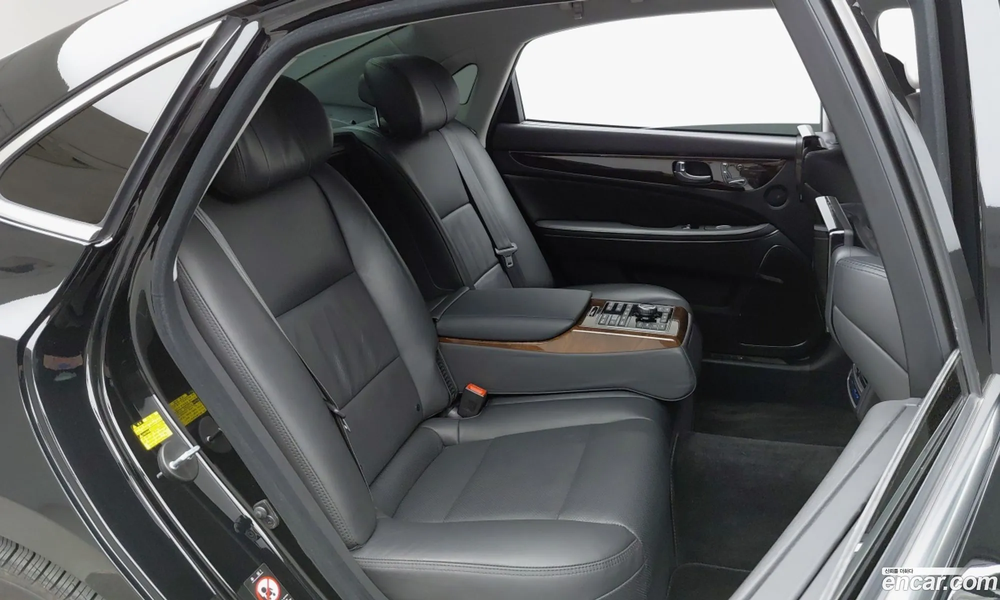 Hyundai Equus 2013 — 3