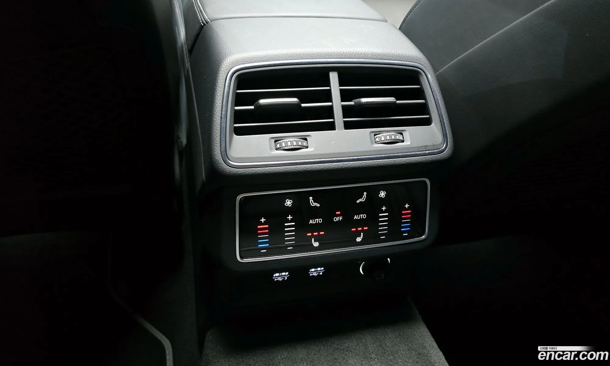 Audi A7 2020 WAUZZZF23LN044136 — 7