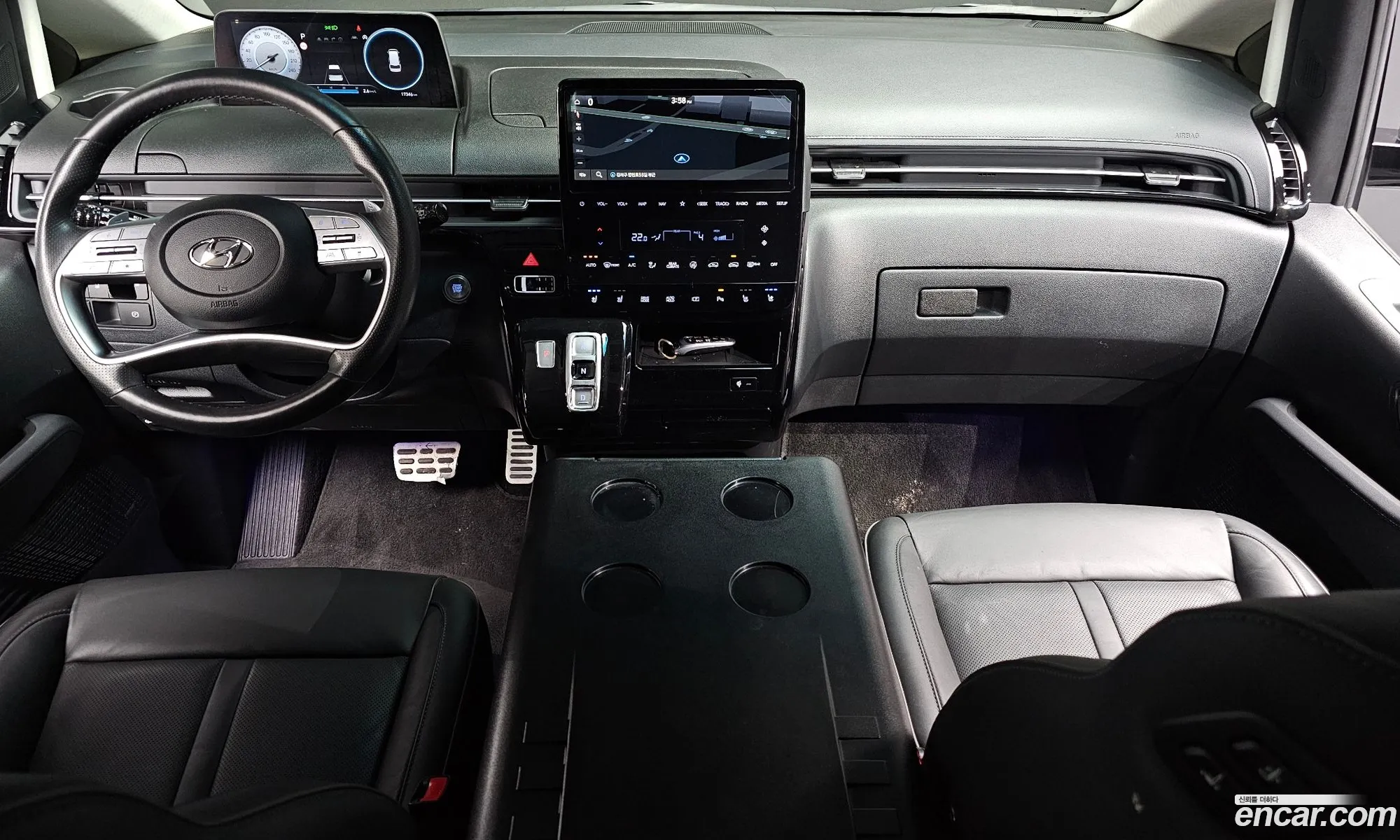Hyundai Staria 2022 — 3