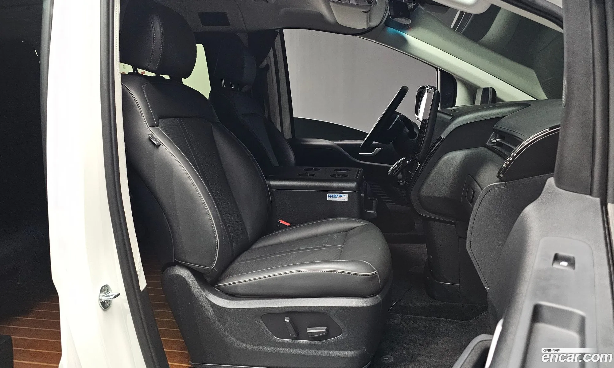 Hyundai Staria 2022 — 34