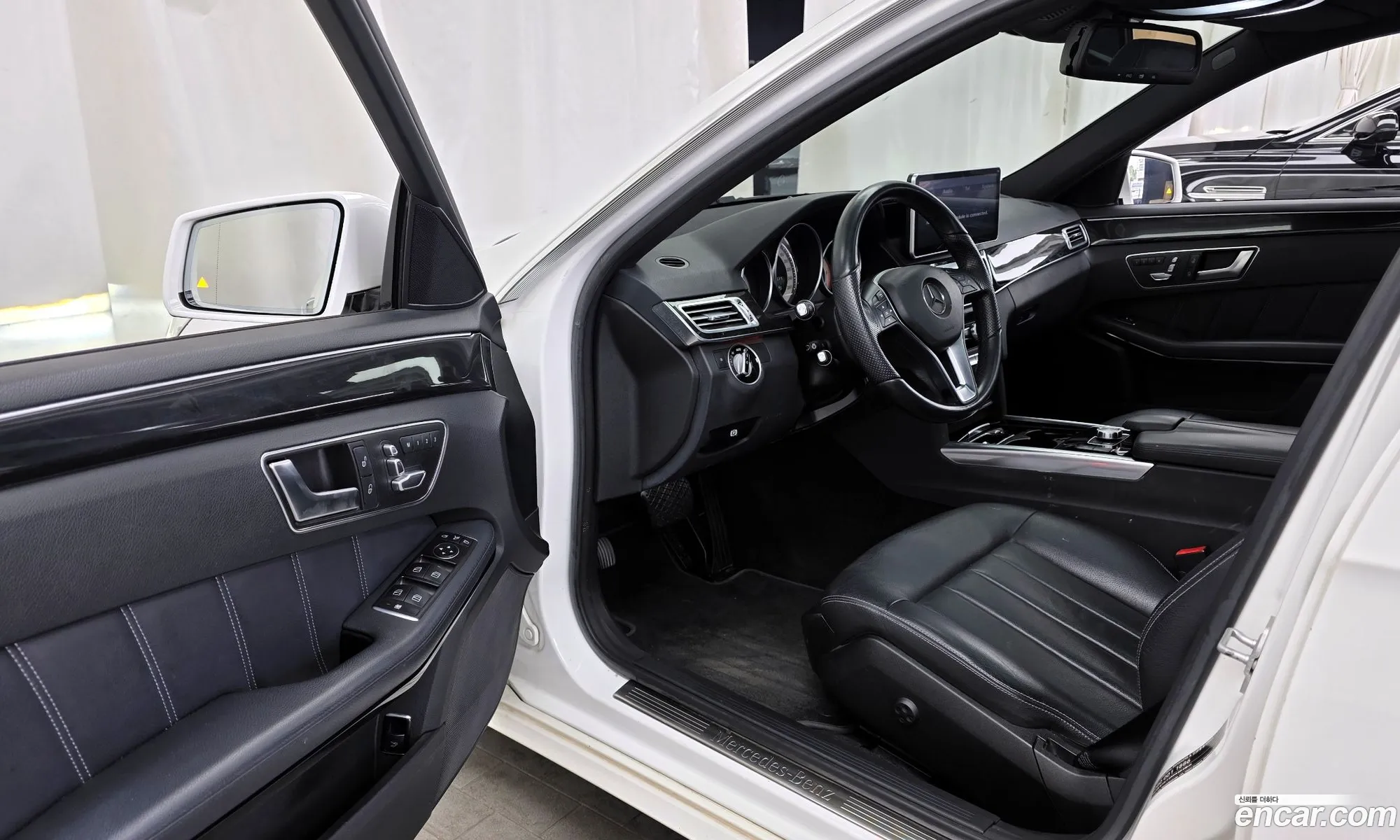 Mercedes-Benz E-Class W212 2014 WDDHF0CB5EB057990 — 2