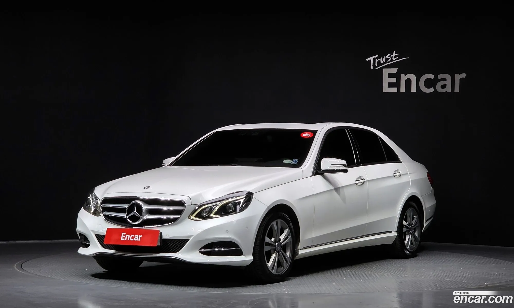 Mercedes-Benz E-Class W212 2014 WDDHF0CB5EB057990 — 12