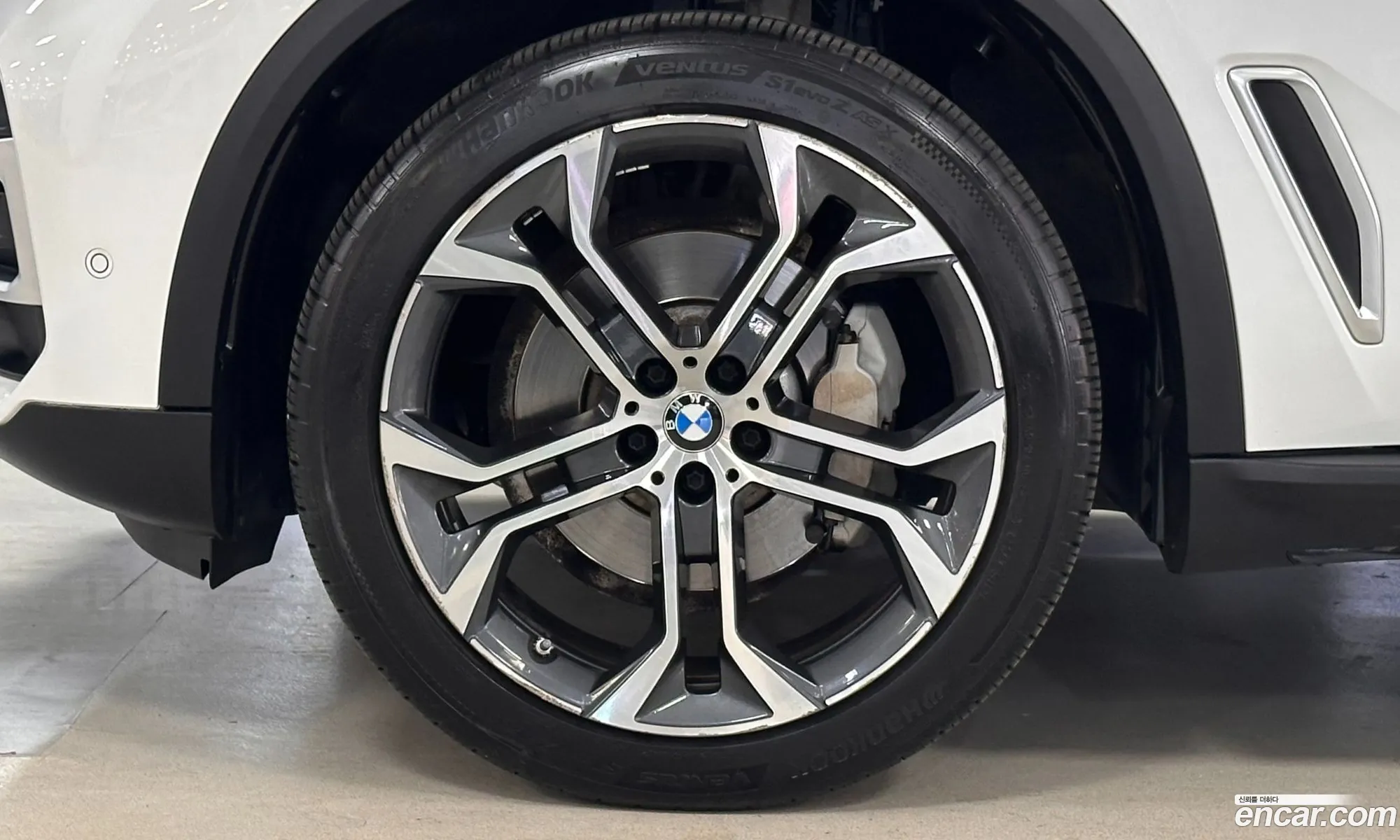 BMW X5 2022 — 18