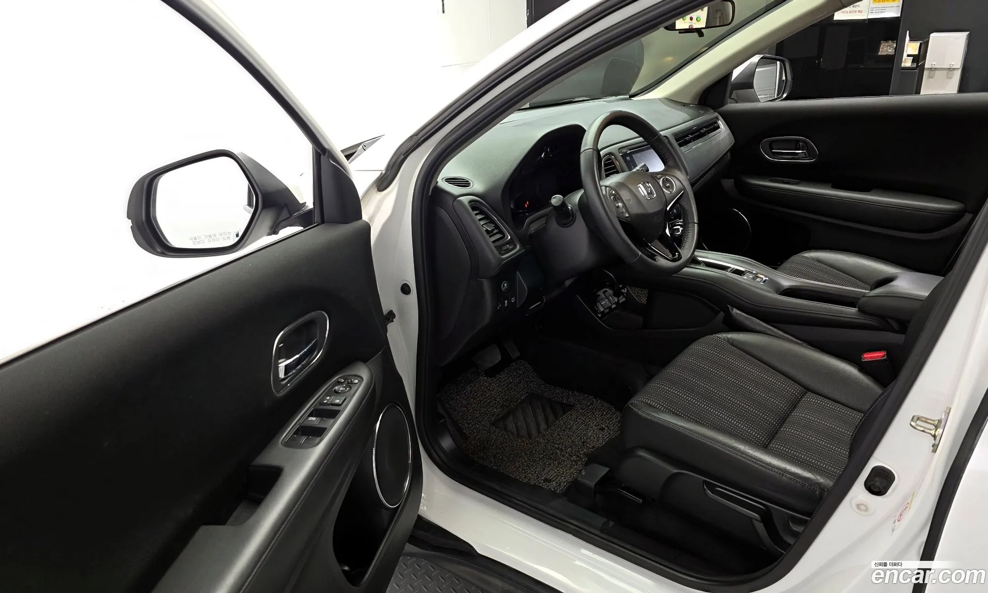 Honda HR-V 2016 3HGRU5850GM200040 — 3