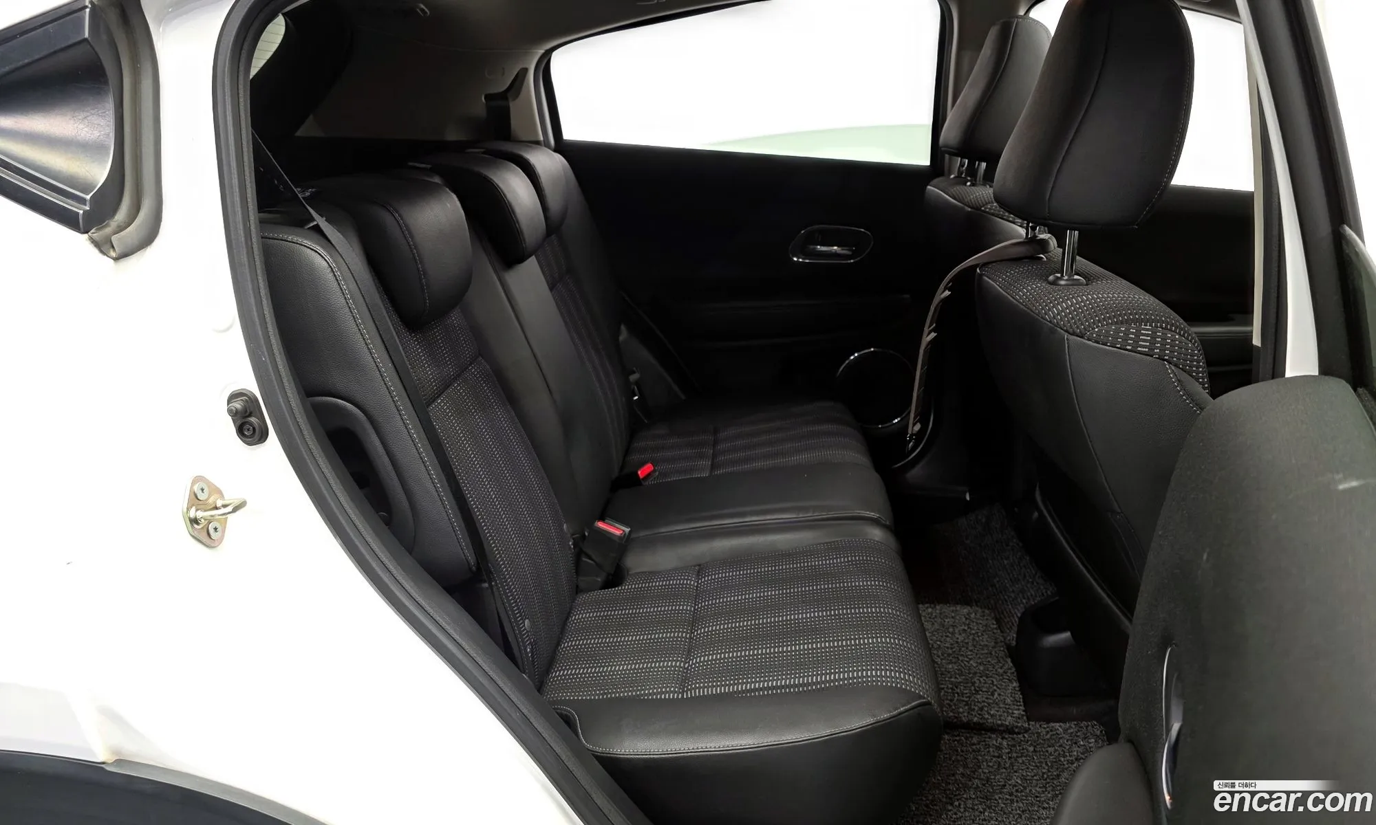 Honda HR-V 2016 3HGRU5850GM200040 — 14