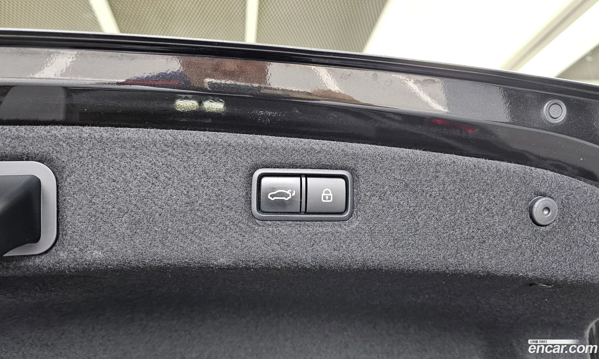 Genesis G90 2018 — 24