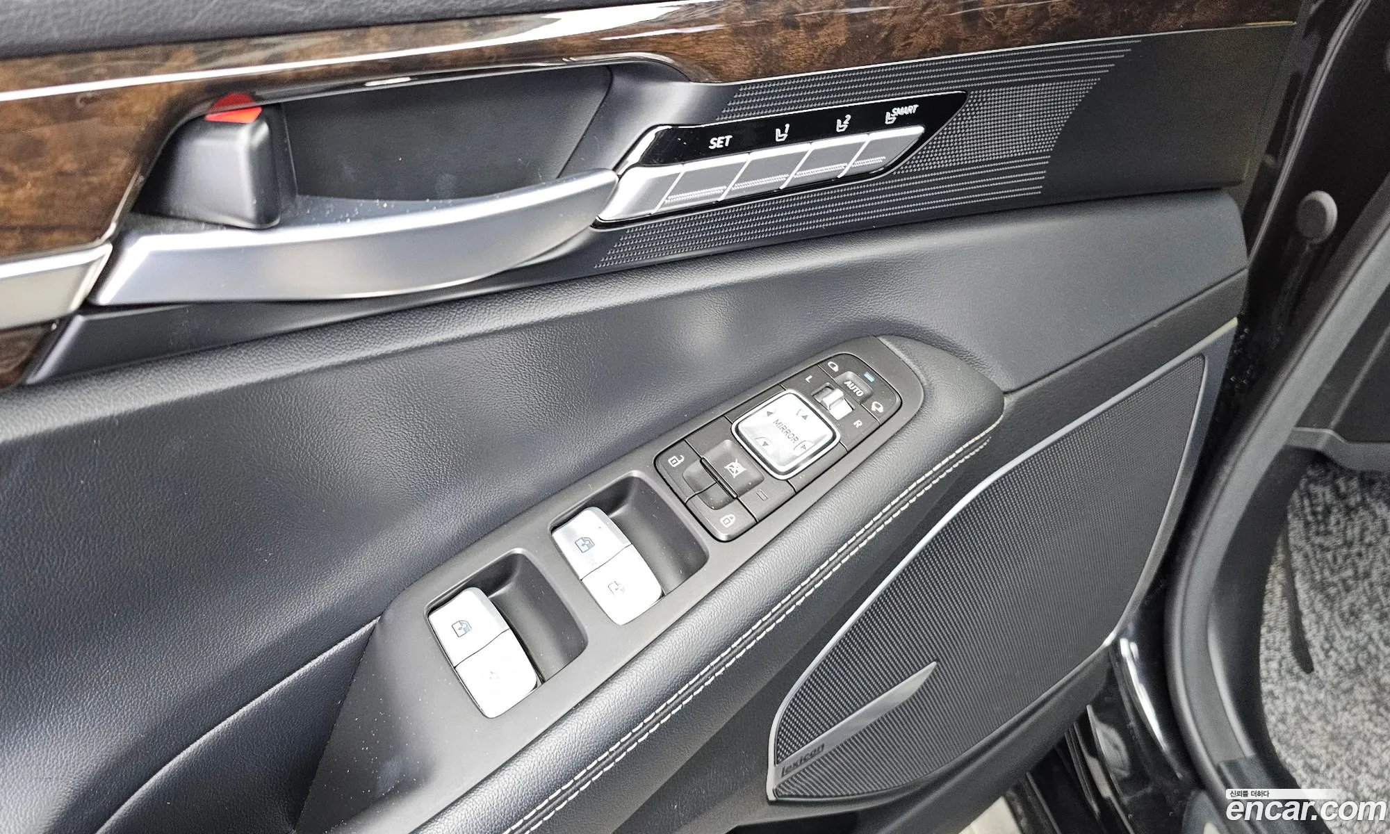 Genesis G90 2018 — 14