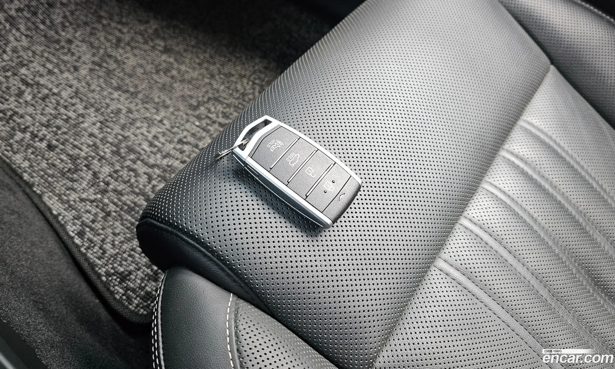 Genesis G90 2018 — 13