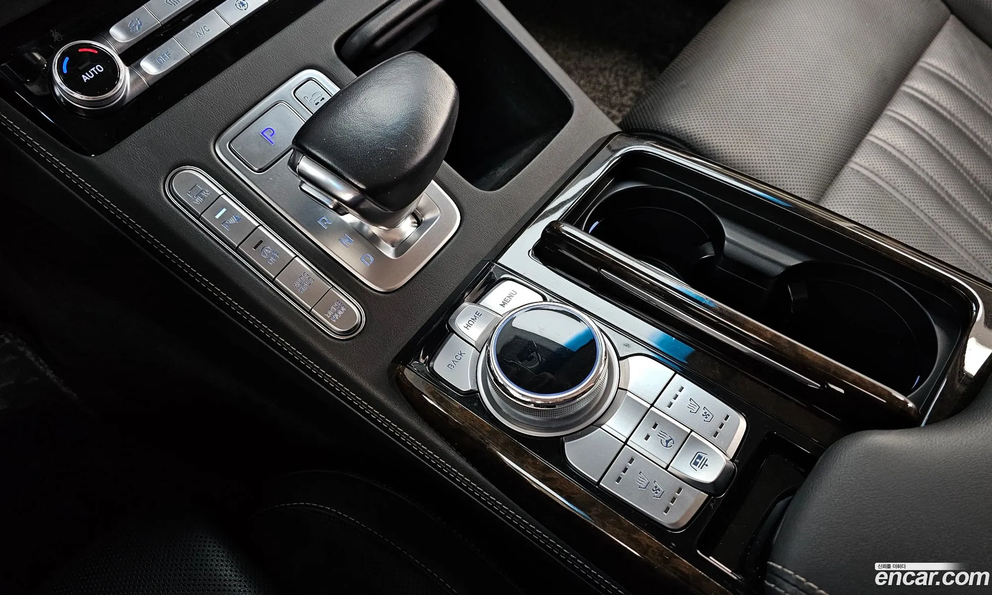 Genesis G90 2018 — 15
