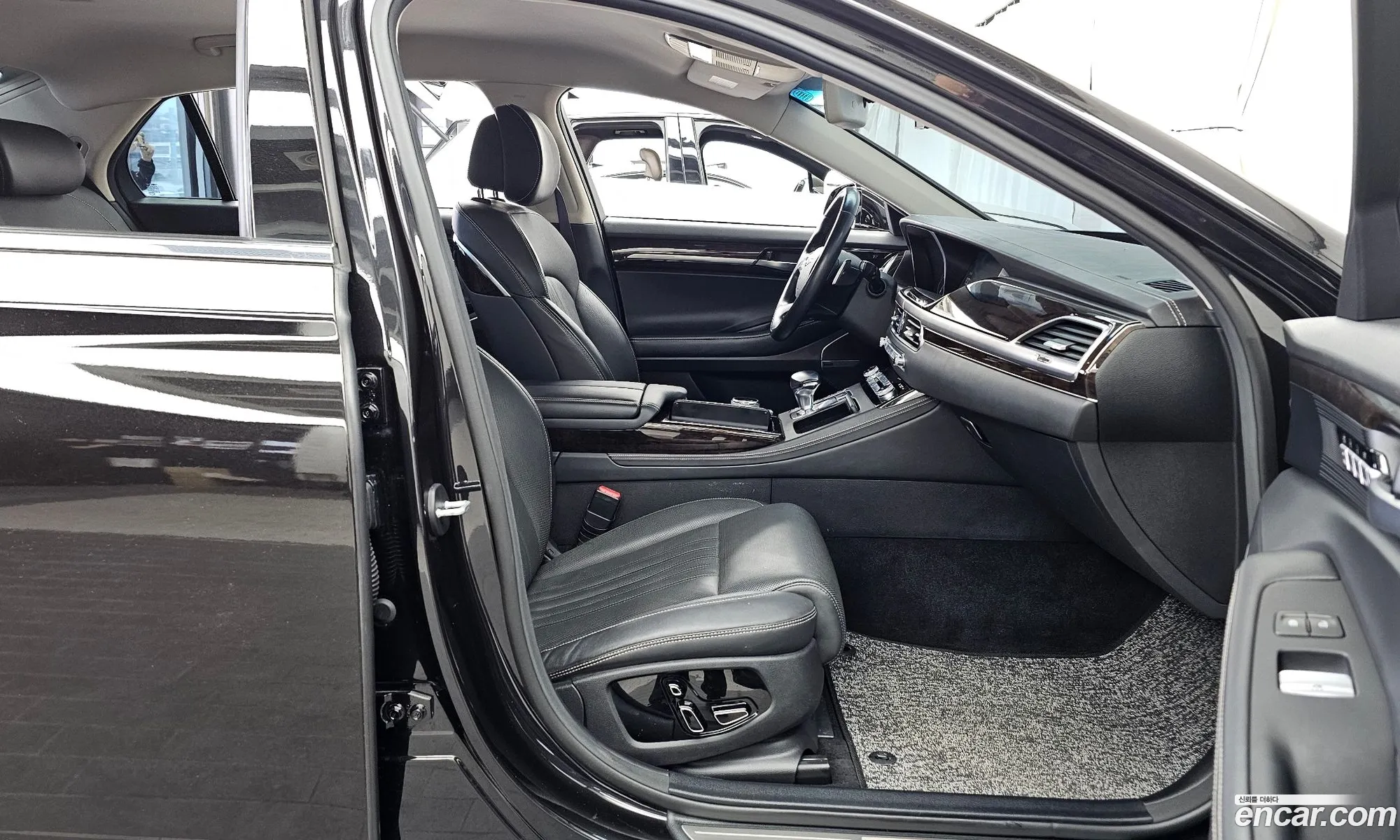 Genesis G90 2018 — 12