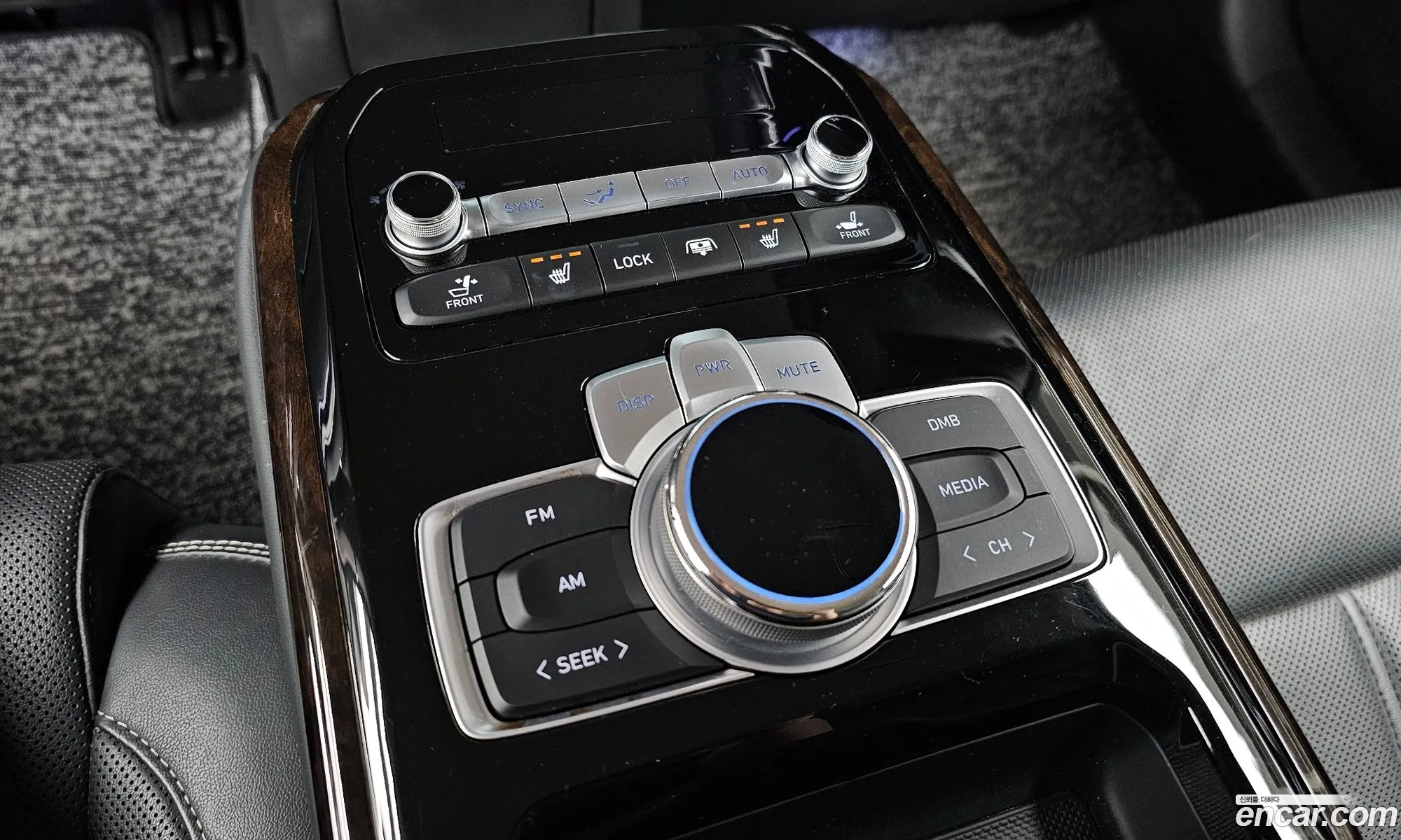 Genesis G90 2018 — 22