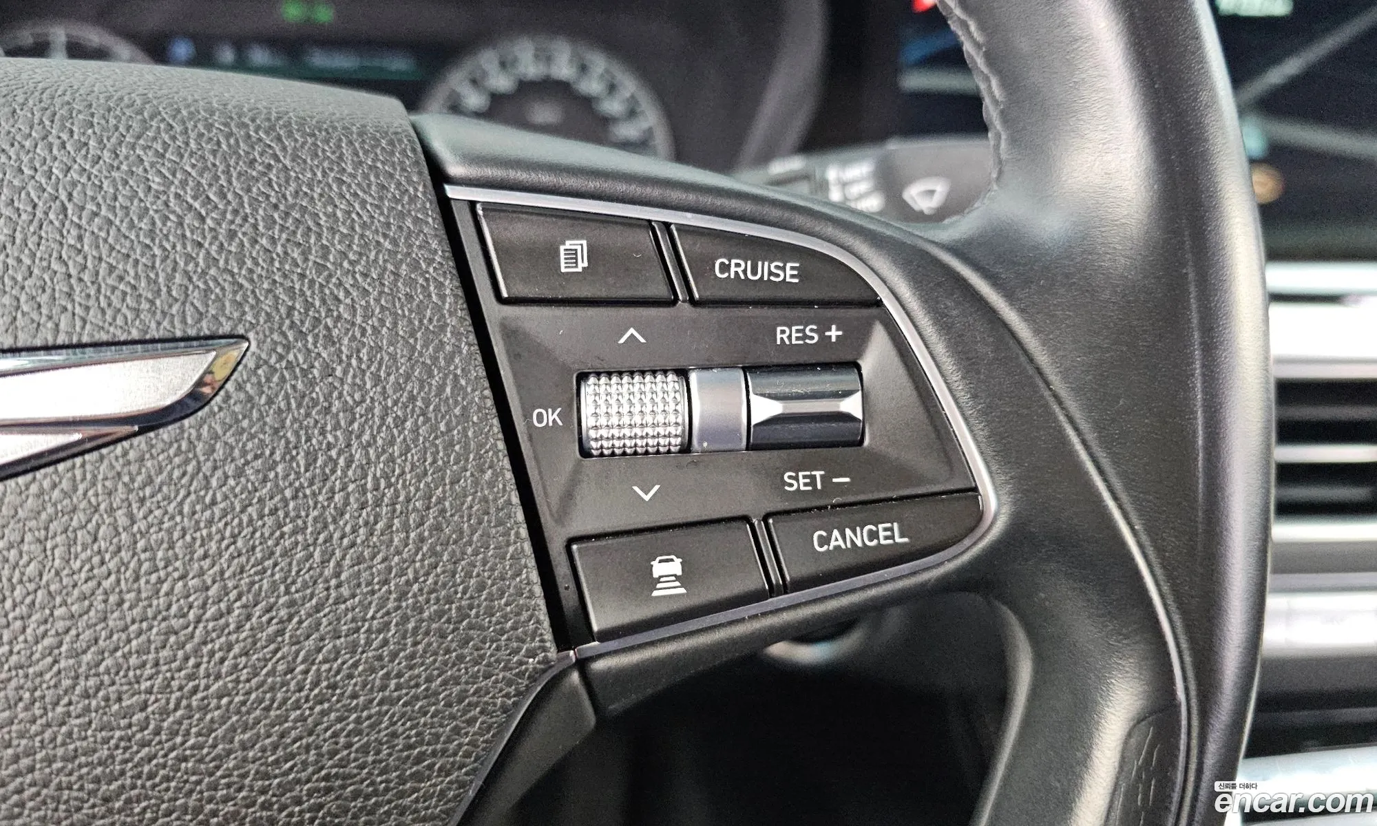 Genesis G90 2018 — 16