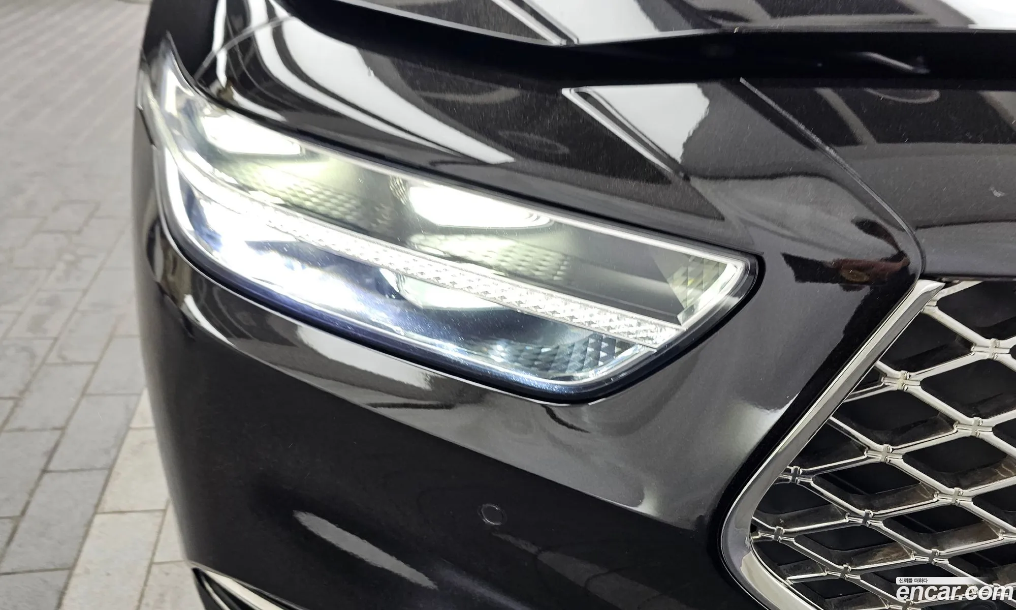 Genesis G90 2018 — 30
