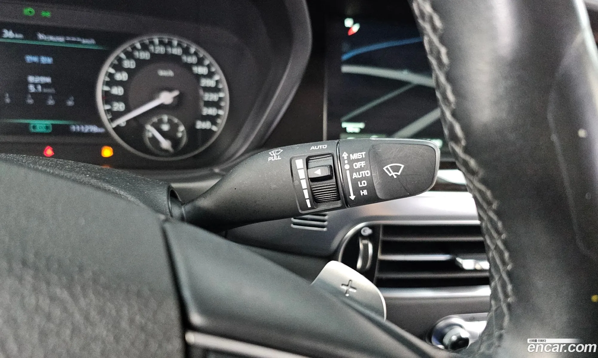Genesis G90 2018 — 17
