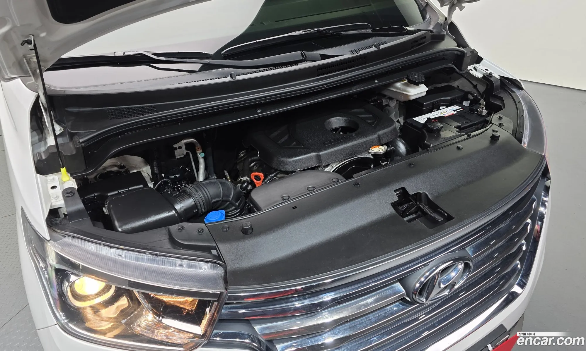 Hyundai Grand Starex 2018 — 29