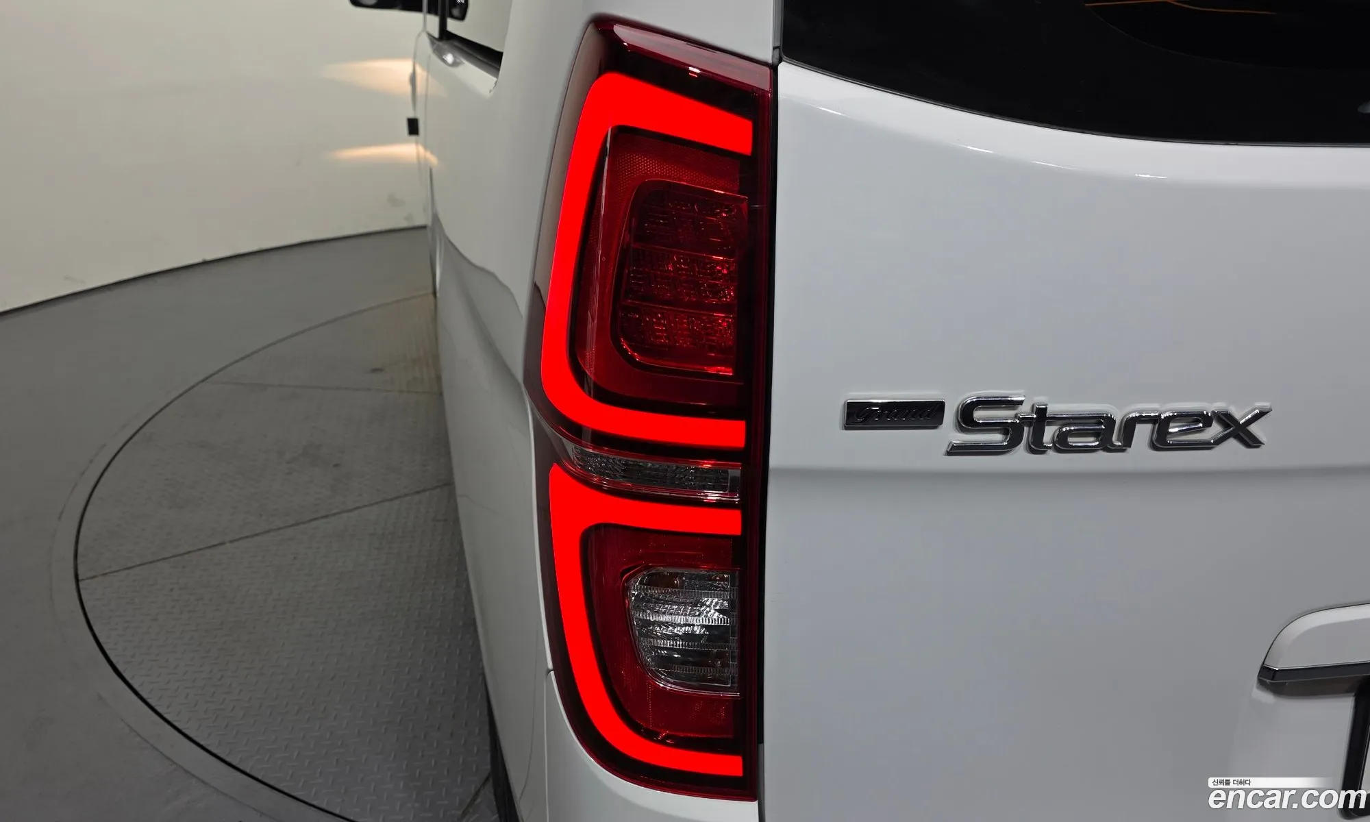 Hyundai Grand Starex 2018 — 18