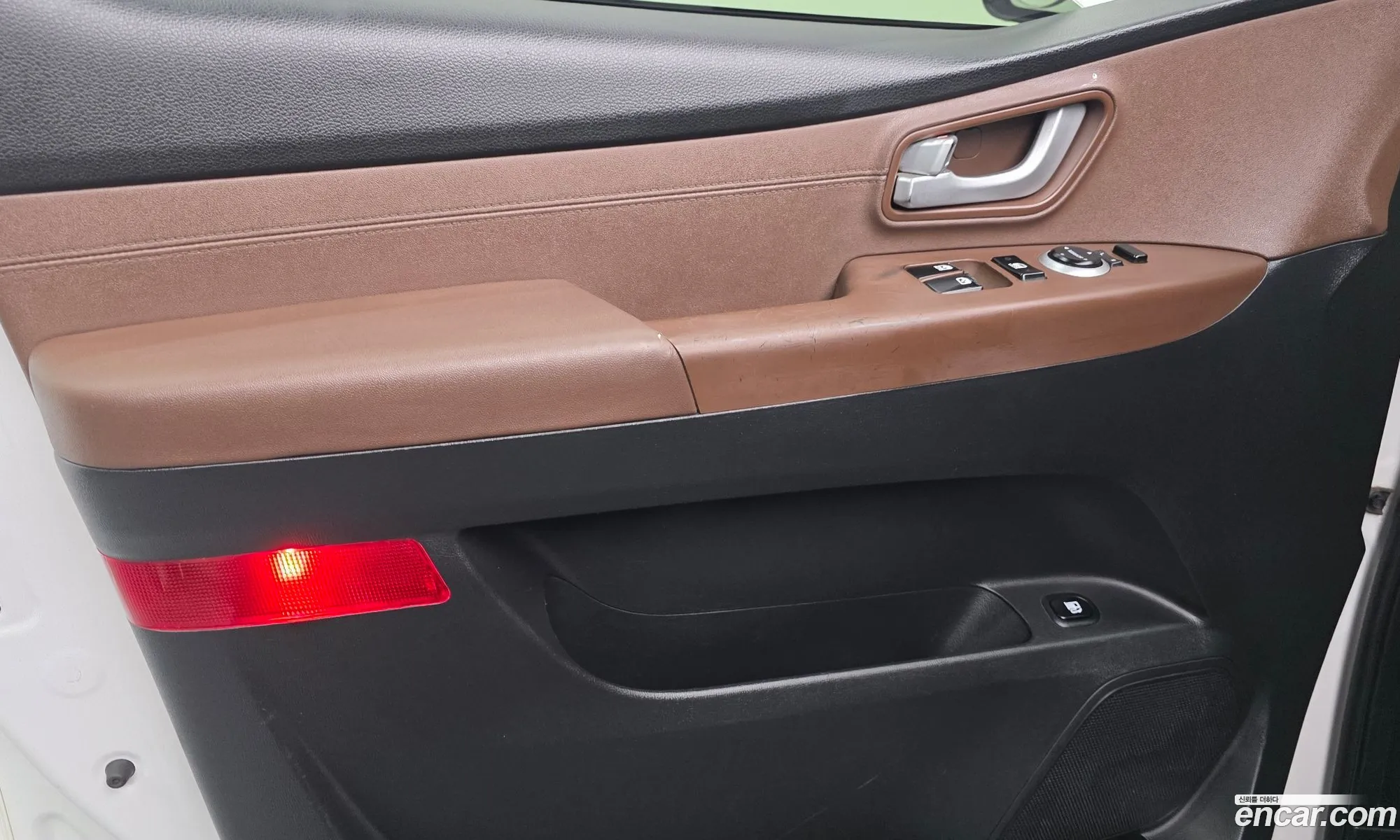 Hyundai Grand Starex 2018 — 24