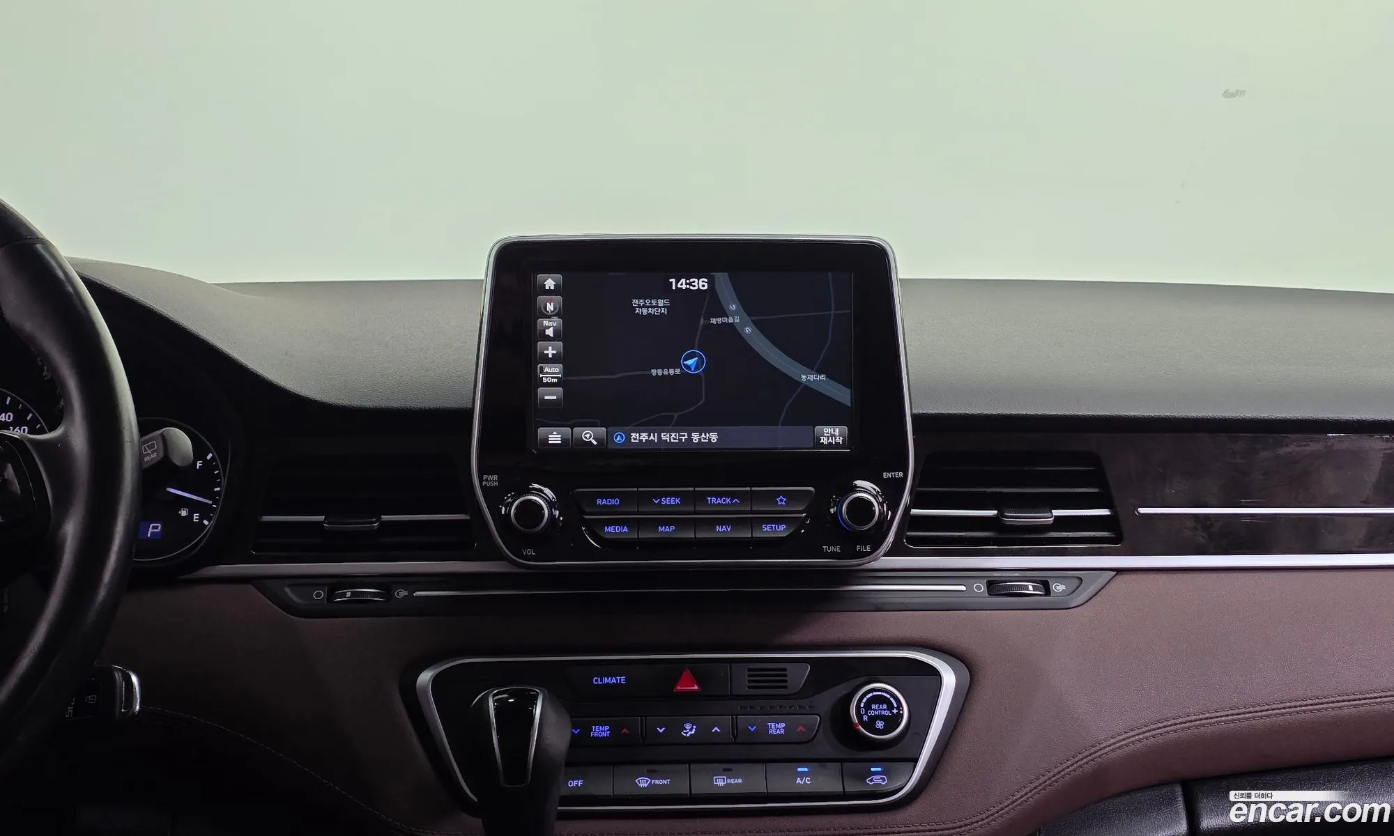 Hyundai Grand Starex 2018 — 15
