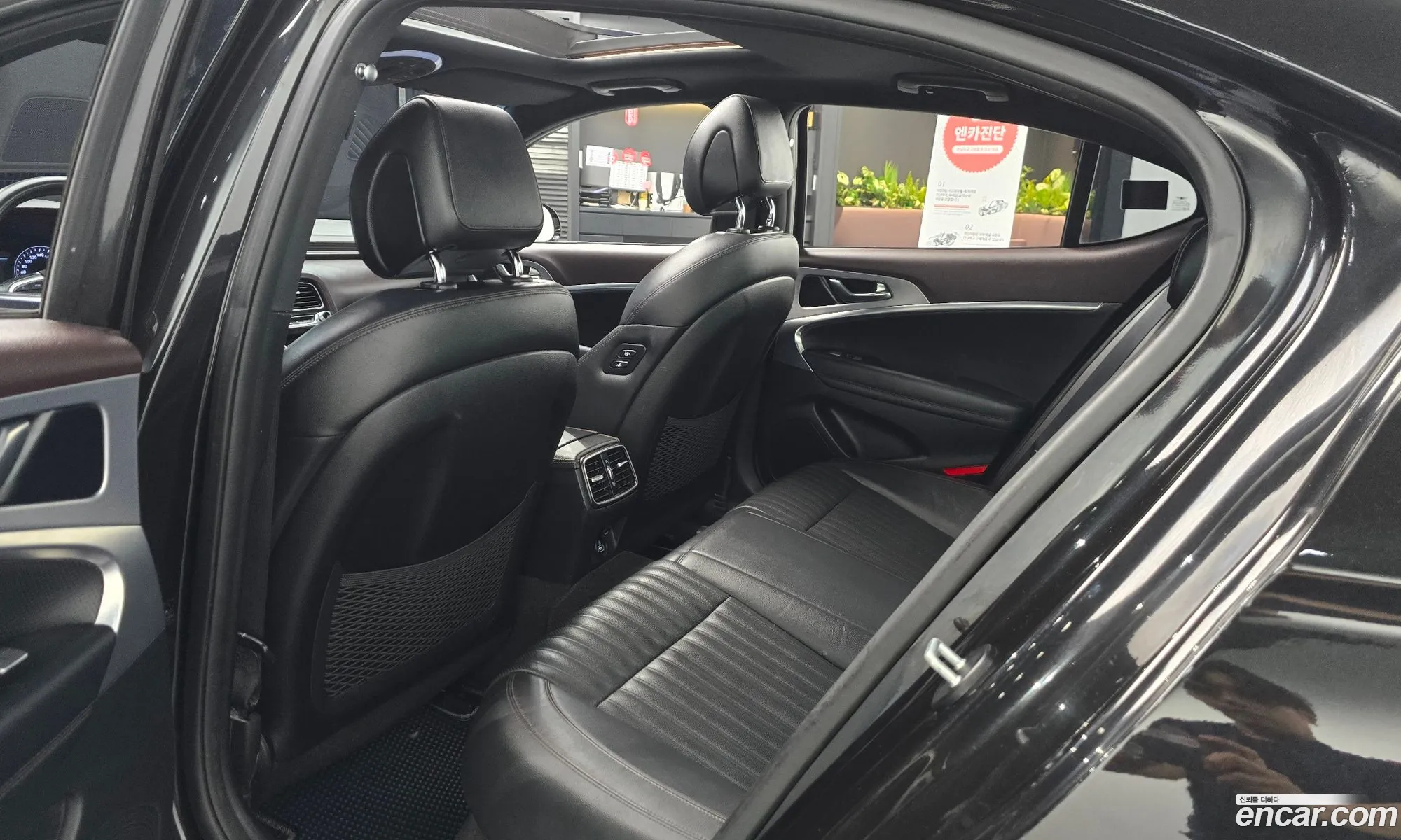 Genesis G70 2019 KMTG441BDKU038445 — 10