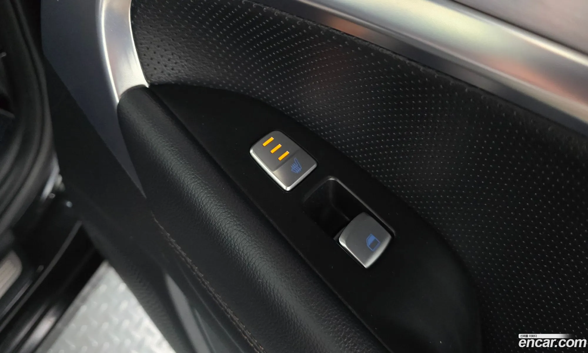 Genesis G70 2019 KMTG441BDKU038445 — 19