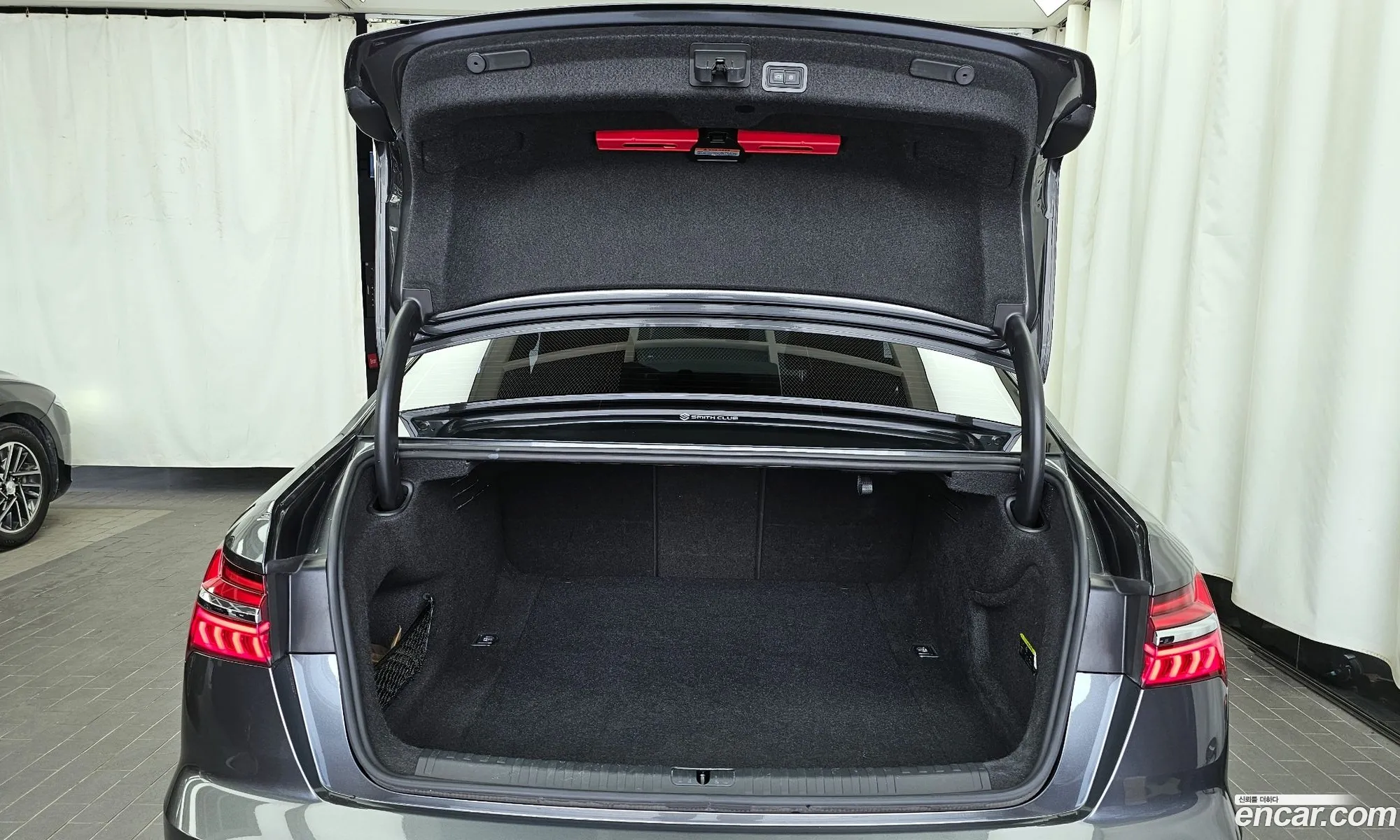 Audi A6 2021 WAUZZZF23MN016175 — 3