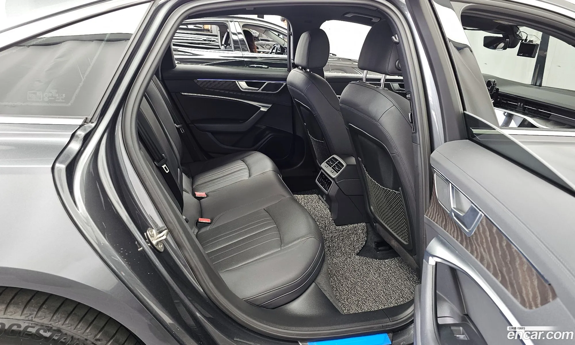 Audi A6 2021 WAUZZZF23MN016175 — 24