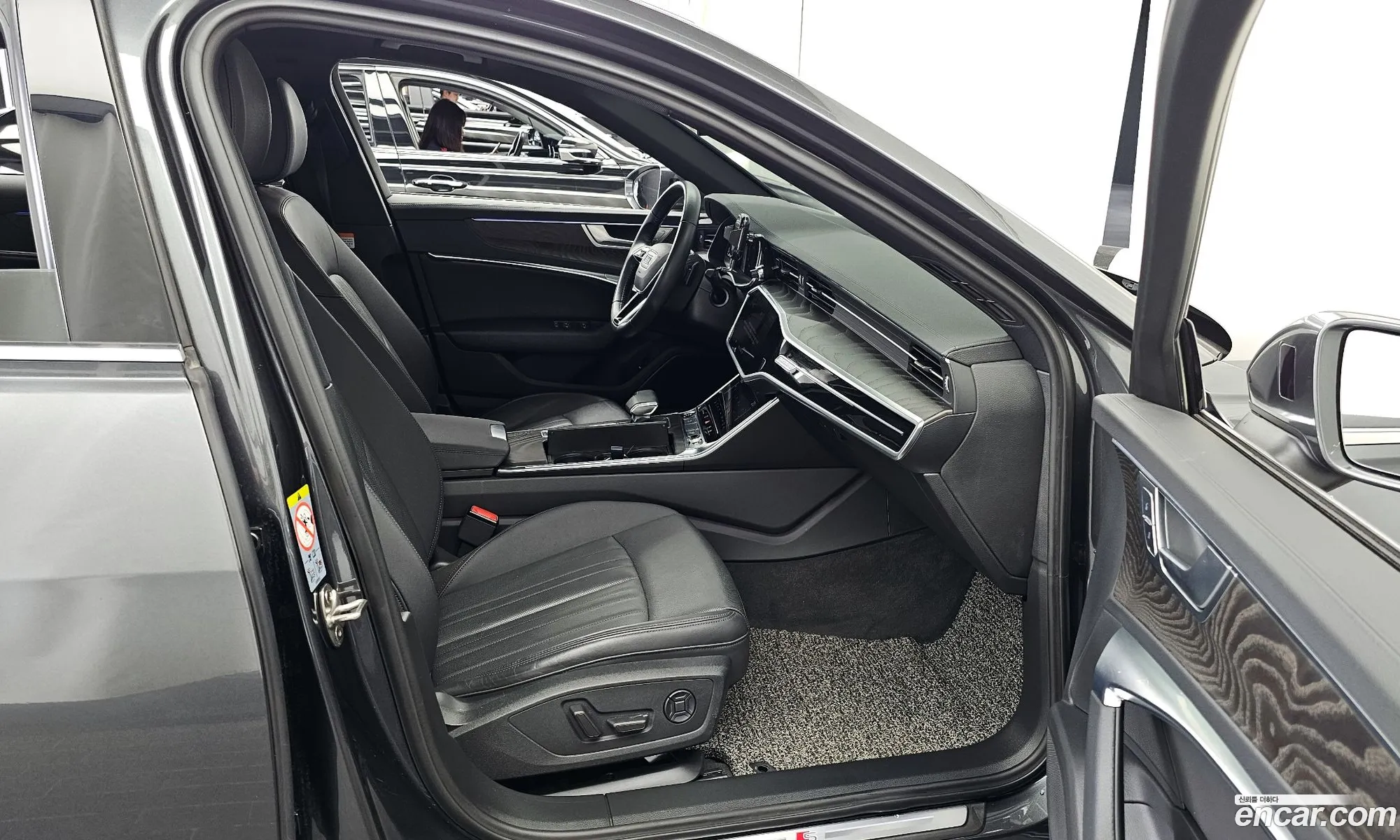 Audi A6 2021 WAUZZZF23MN016175 — 2