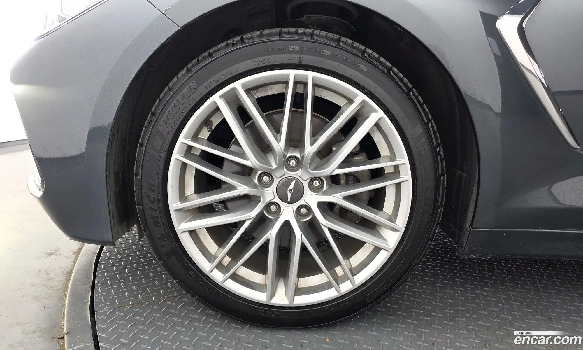 Genesis G70 2019 — 32