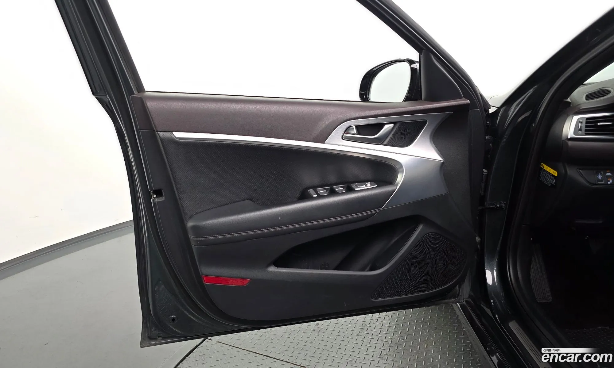 Genesis G70 2019 — 30
