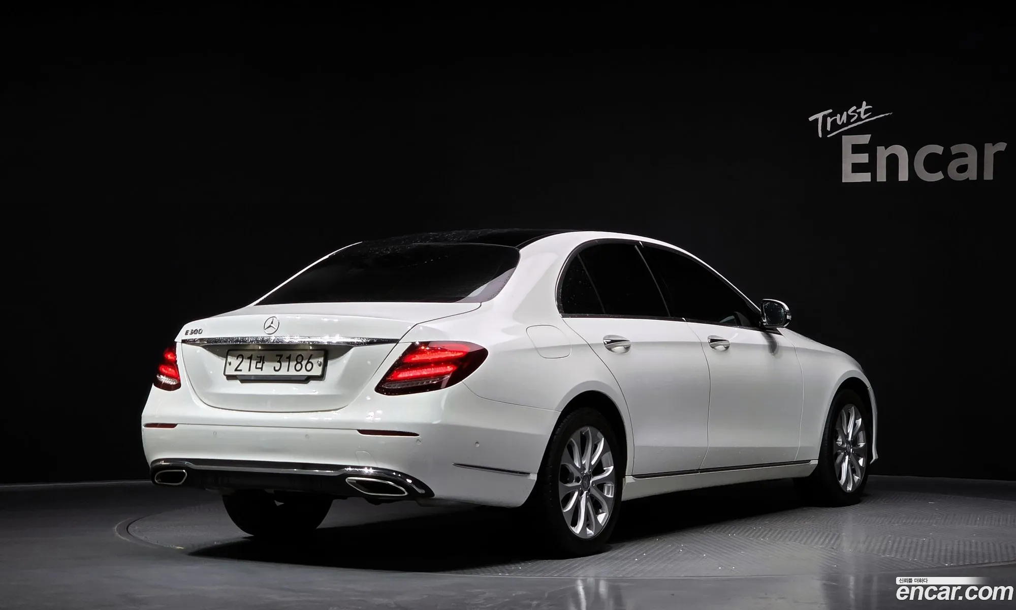 Mercedes-Benz E-Class W213 2016 WDDZF4JB9HA057385 — 4