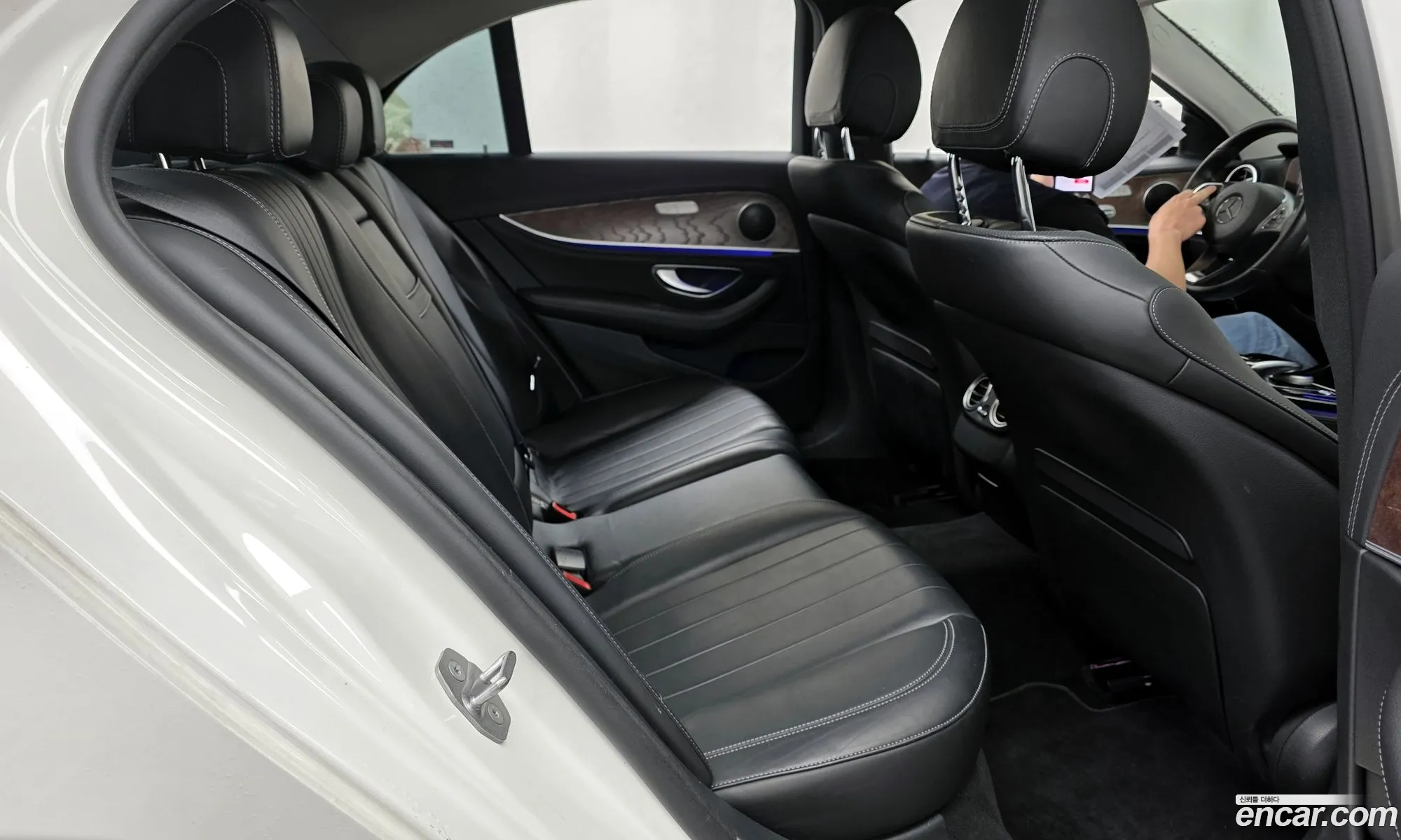 Mercedes-Benz E-Class W213 2016 WDDZF4JB9HA057385 — 12