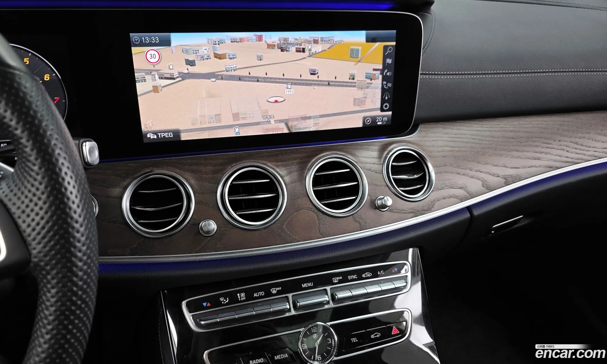 Mercedes-Benz E-Class W213 2016 WDDZF4JB9HA057385 — 15
