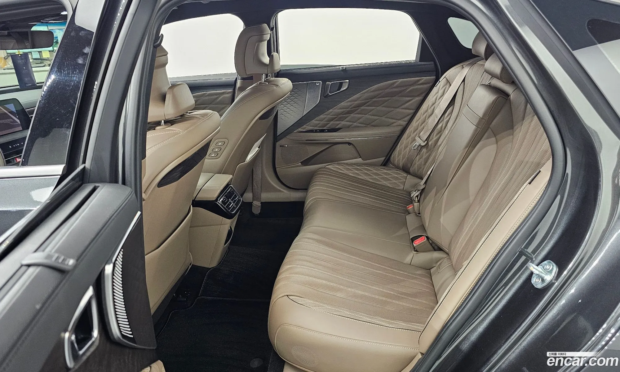 Kia K8 2021 — 25