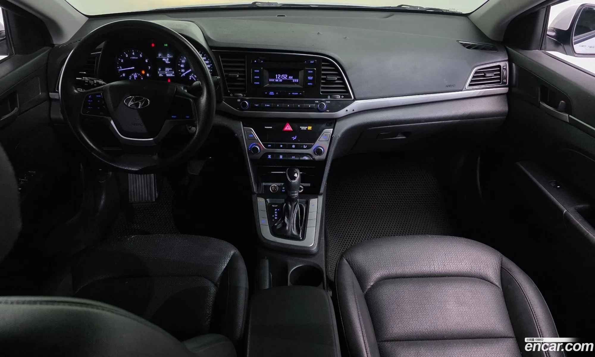Hyundai Elantra AD 2018 — 13