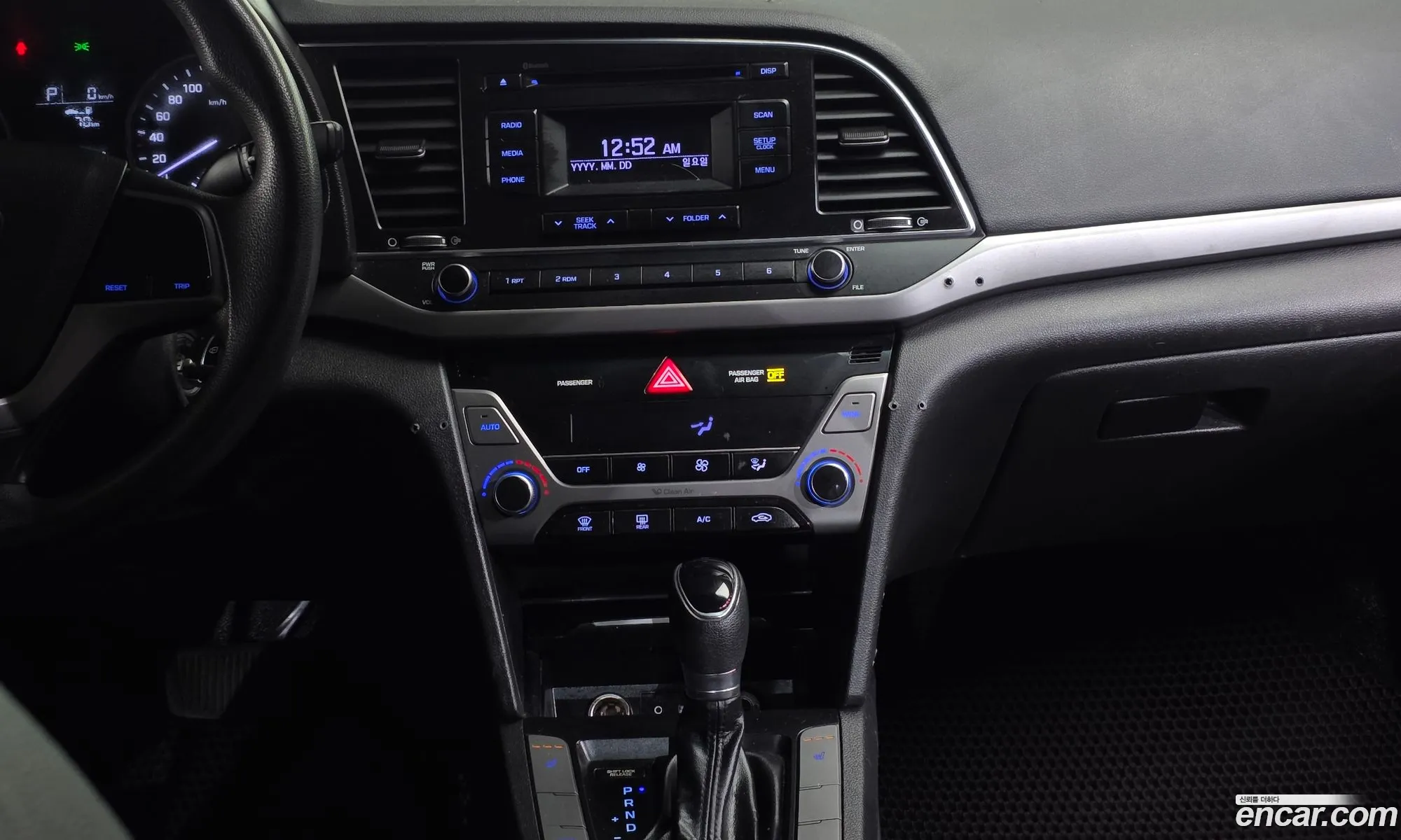 Hyundai Elantra AD 2018 — 14