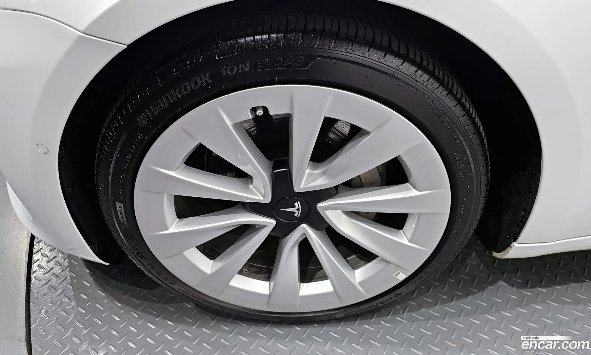 Tesla Model 3 2022 — 5