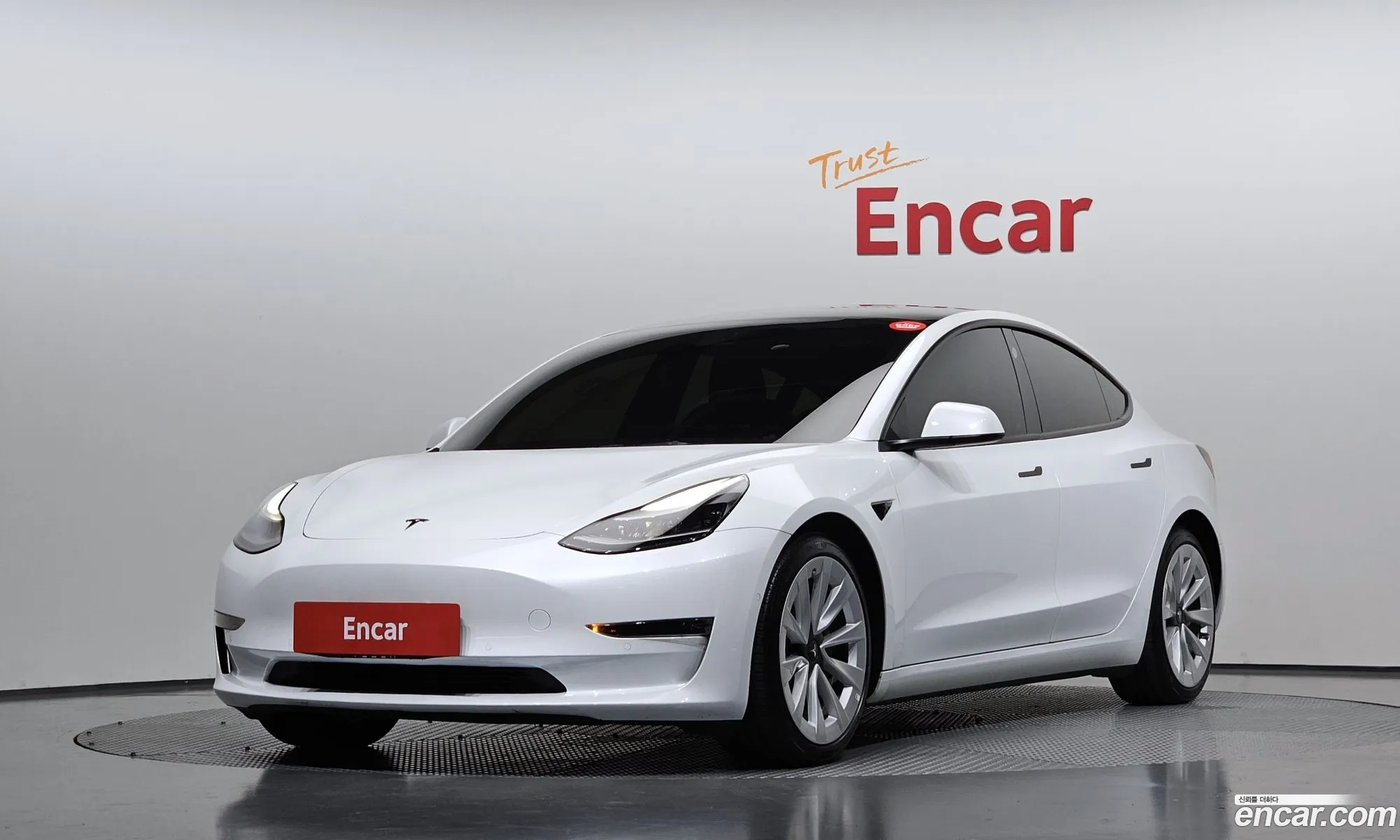 Tesla Model 3 2022 — 17