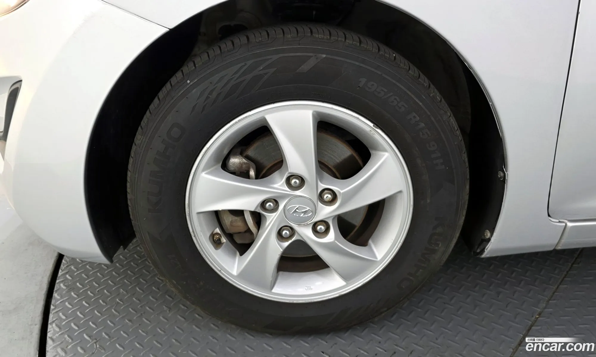 Hyundai Elantra 2015 — 12