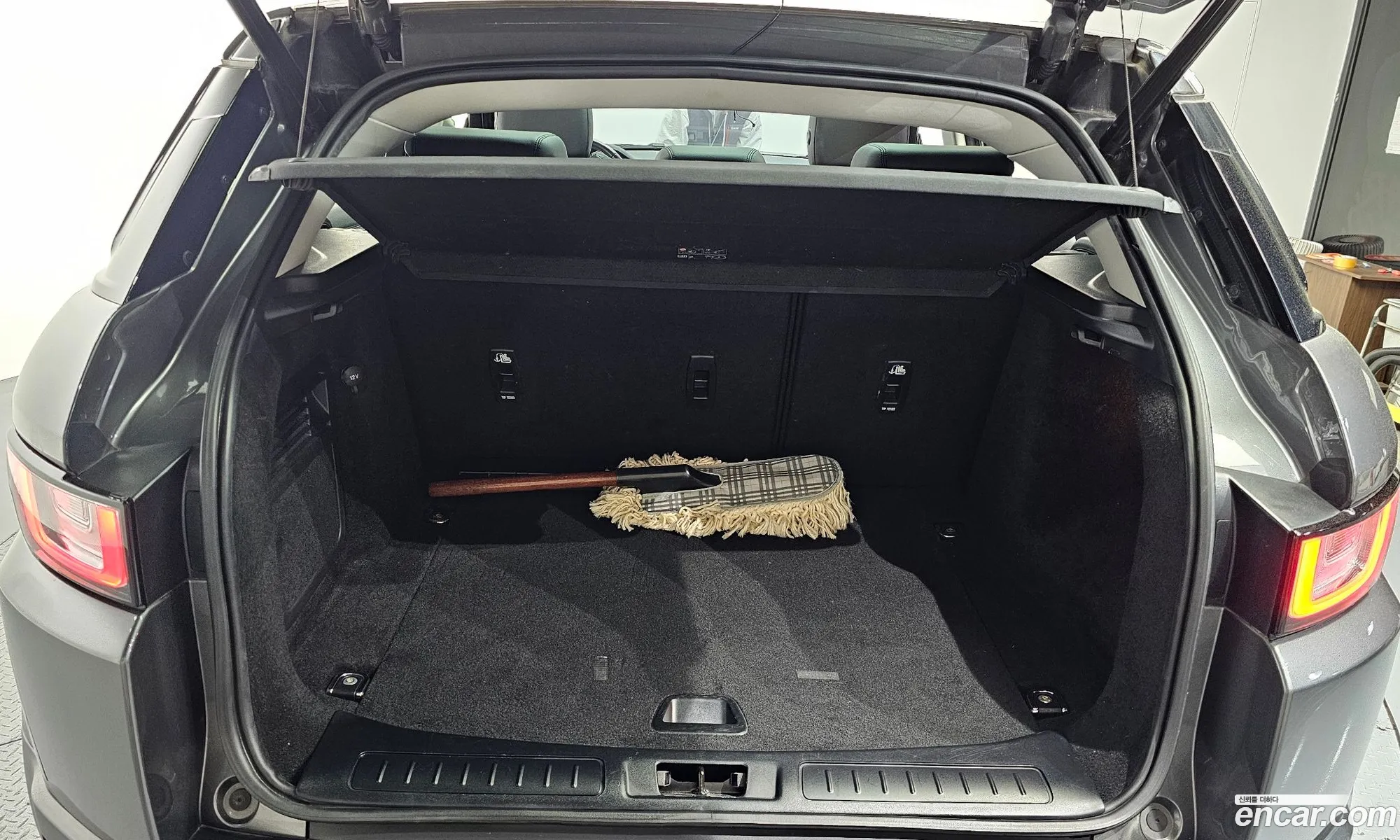 Land Rover Range Rover Evoque 2018 SALVA2BN8KH324947 — 13