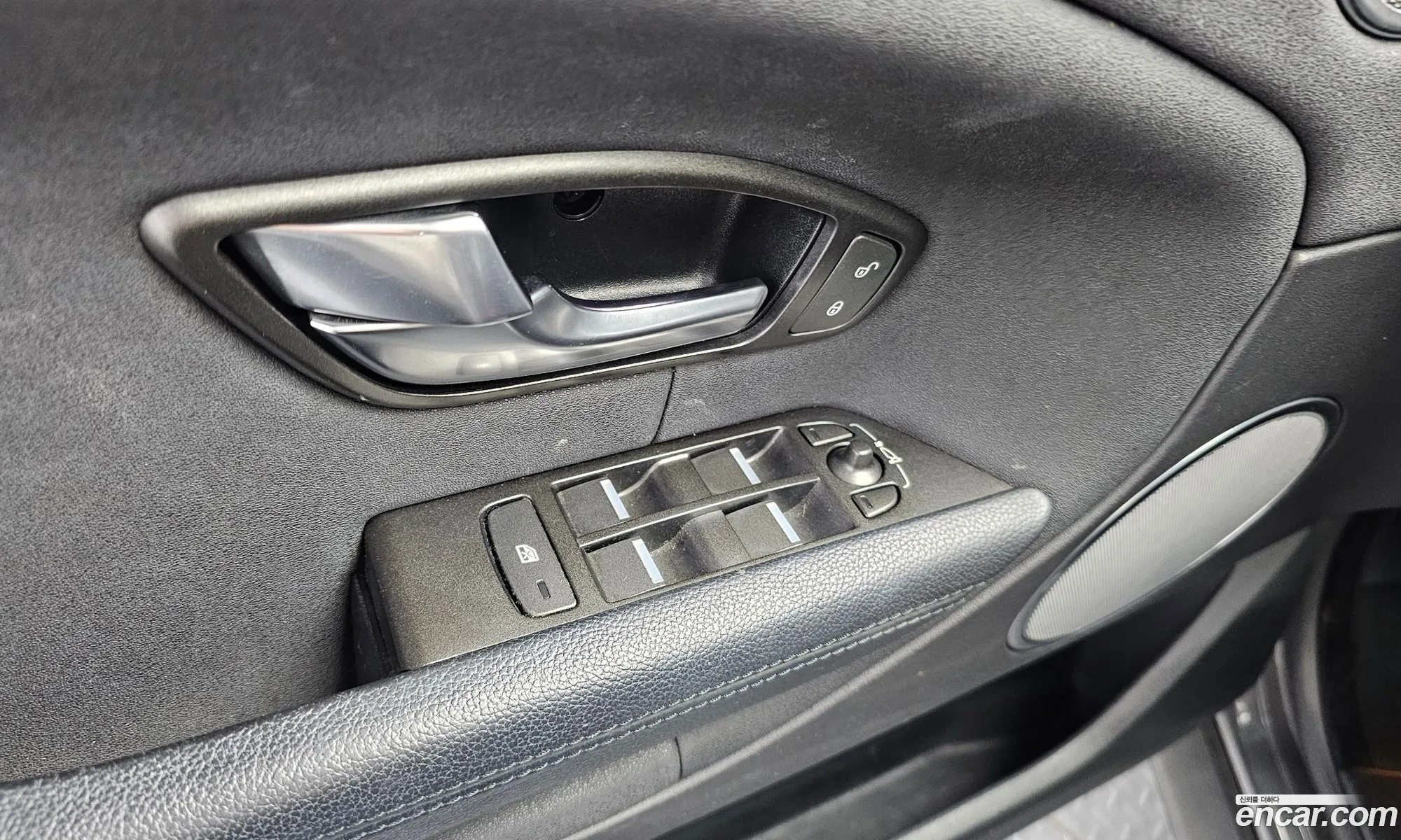 Land Rover Range Rover Evoque 2018 SALVA2BN8KH324947 — 7