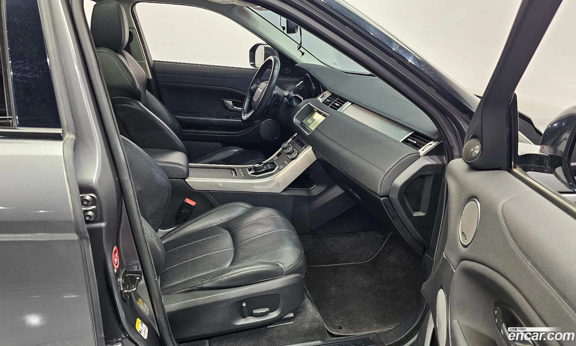 Land Rover Range Rover Evoque 2018 SALVA2BN8KH324947 — 6