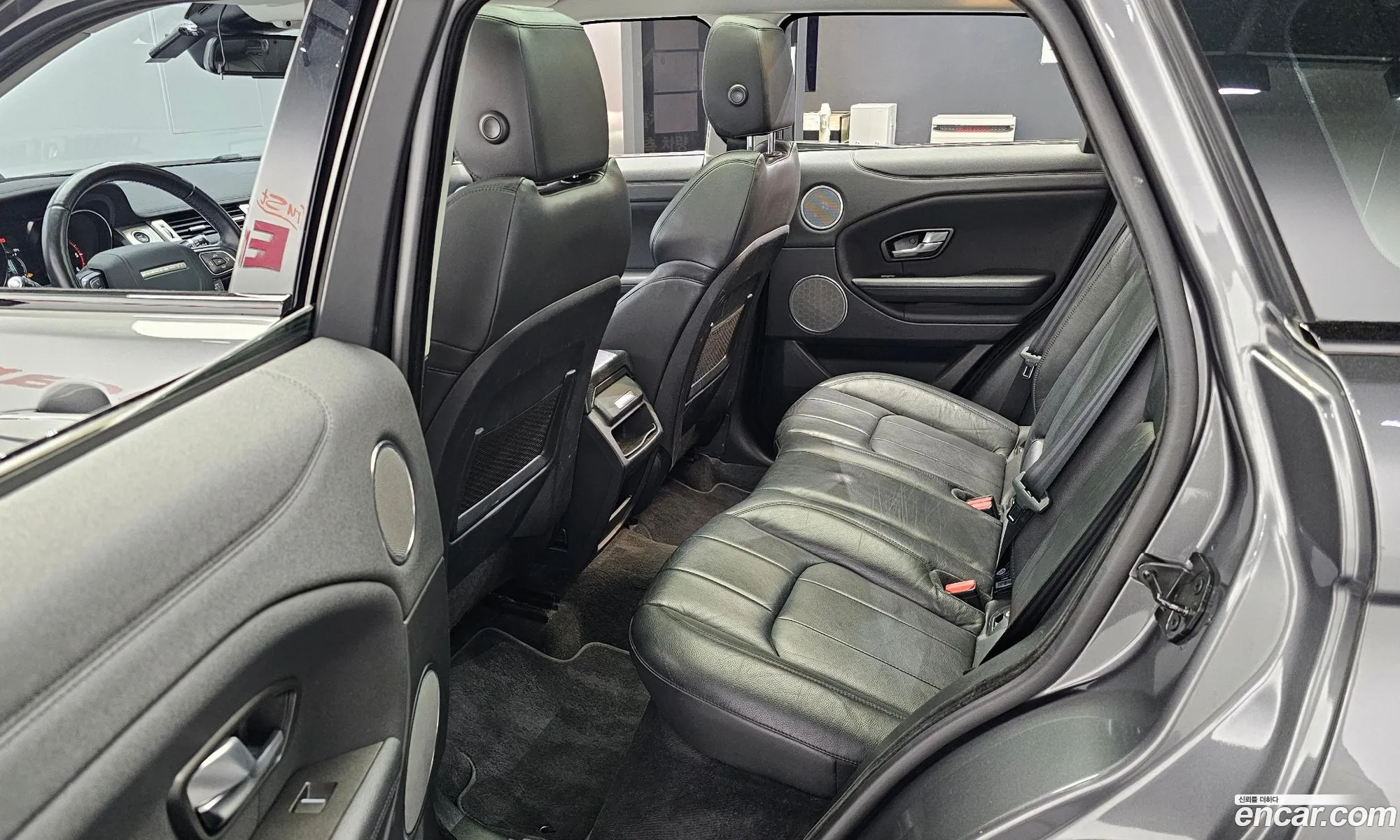 Land Rover Range Rover Evoque 2018 SALVA2BN8KH324947 — 11