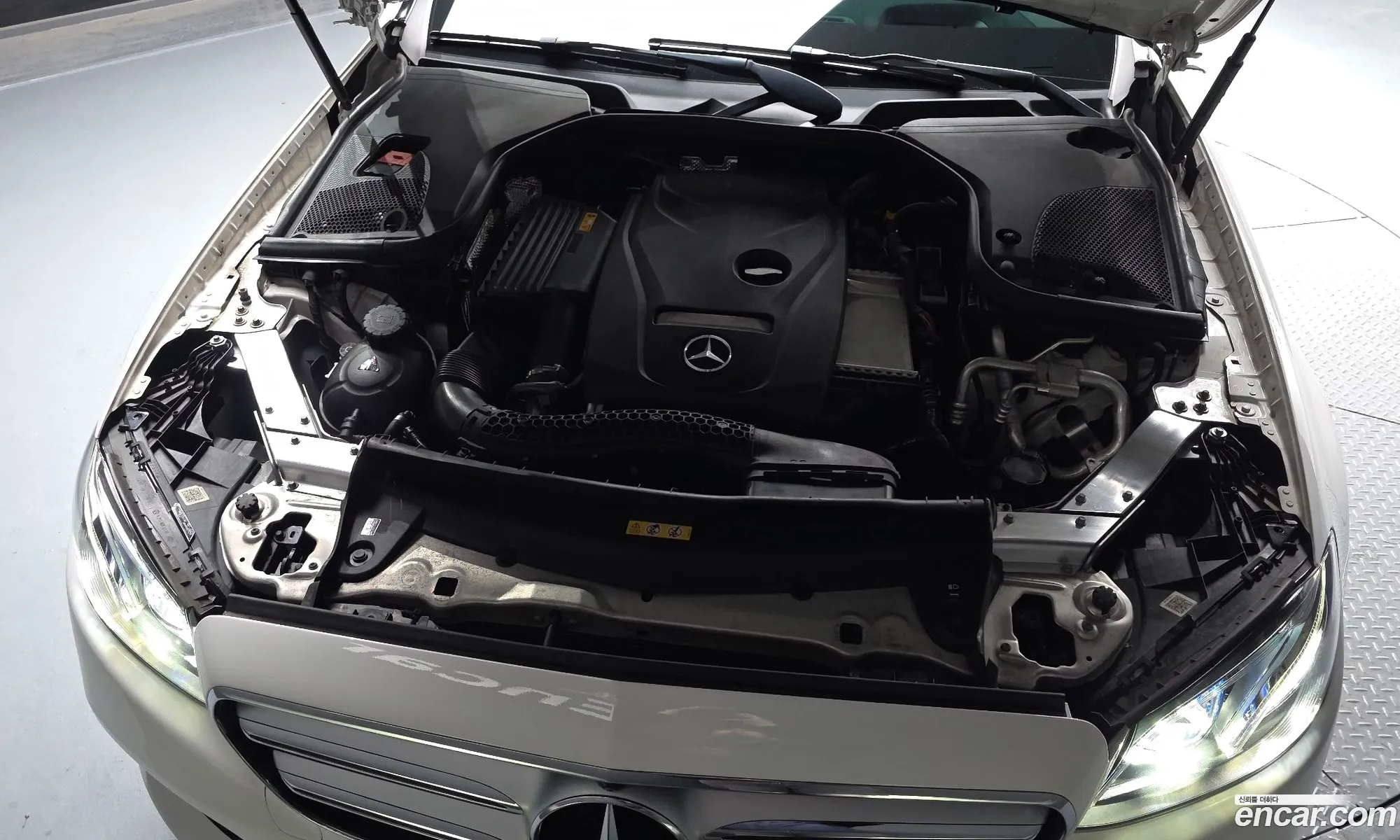 Mercedes-Benz E-Class W213 2019 WDDZF4KB3KA624132 — 26