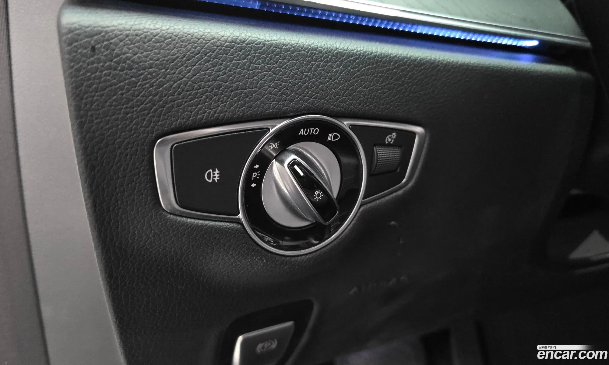 Mercedes-Benz E-Class W213 2019 WDDZF4KB3KA624132 — 17