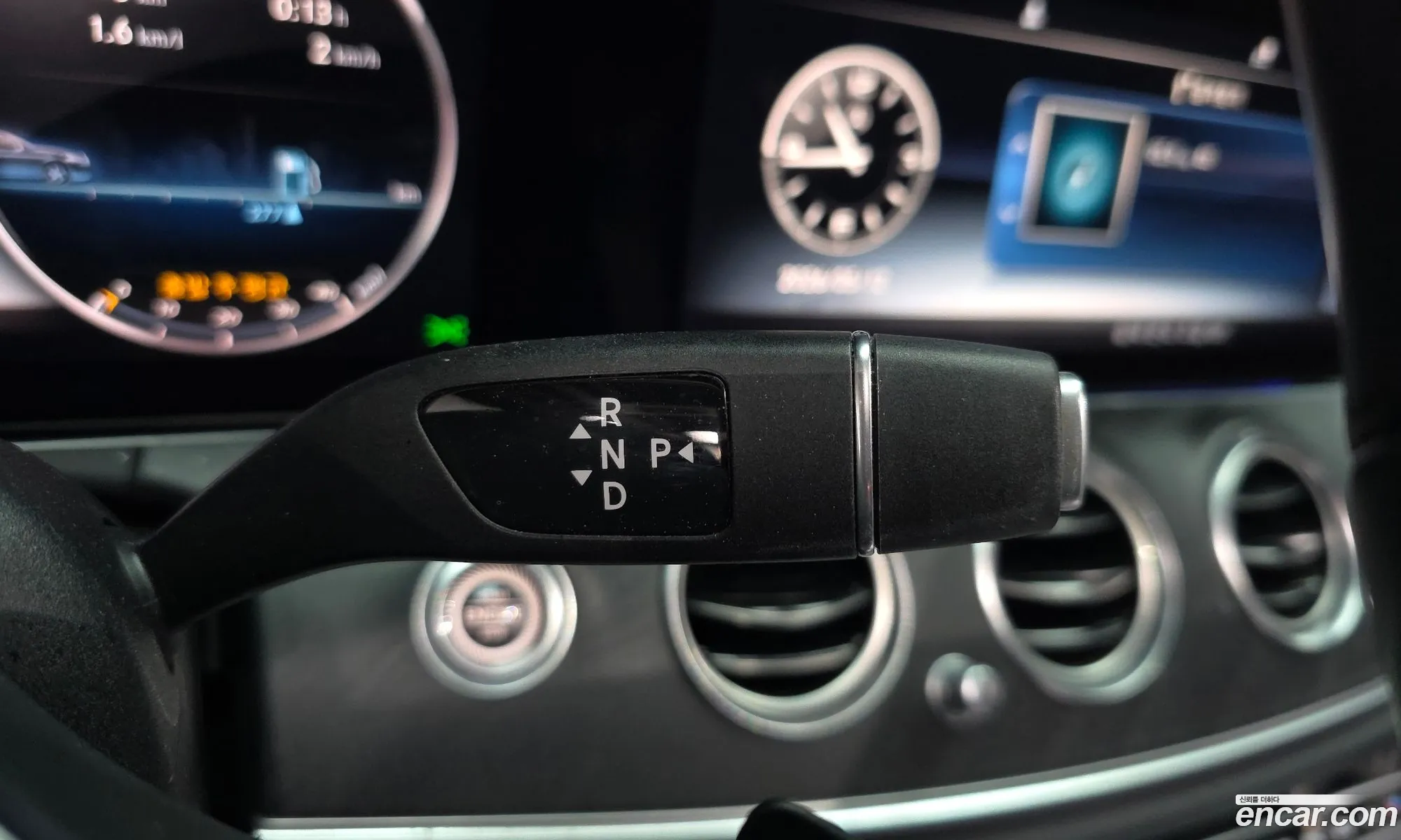 Mercedes-Benz E-Class W213 2019 WDDZF4KB3KA624132 — 4
