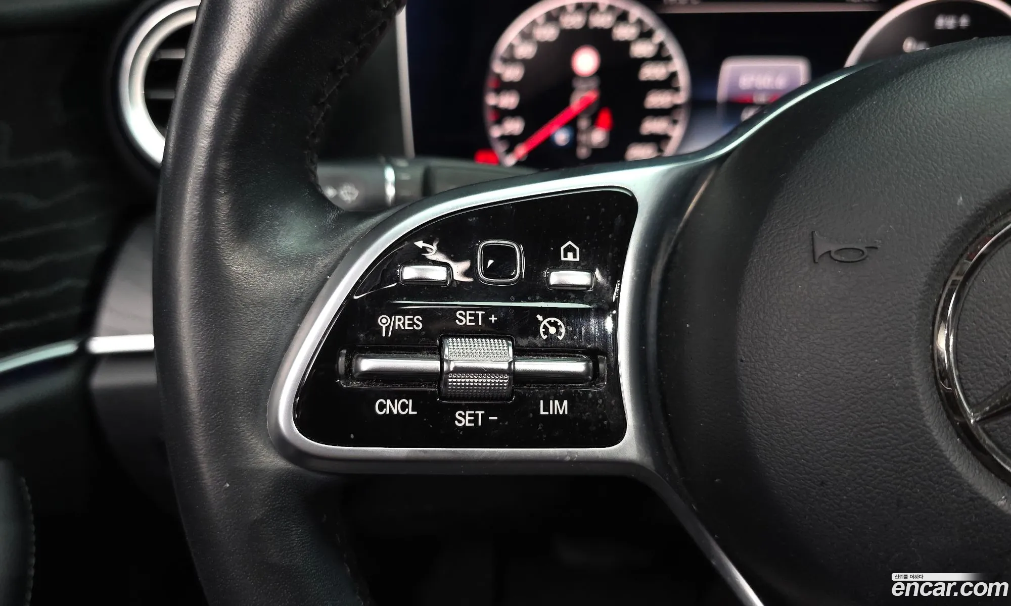 Mercedes-Benz E-Class W213 2019 WDDZF4KB3KA624132 — 21