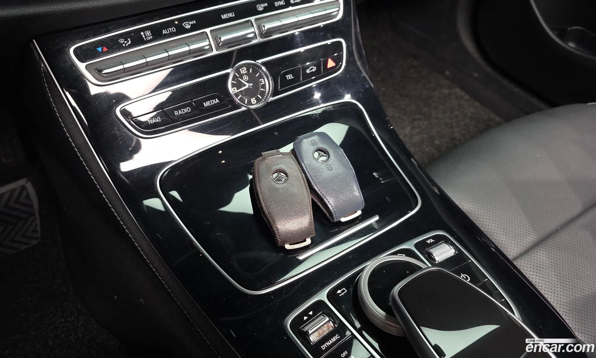 Mercedes-Benz E-Class W213 2019 WDDZF4KB3KA624132 — 19