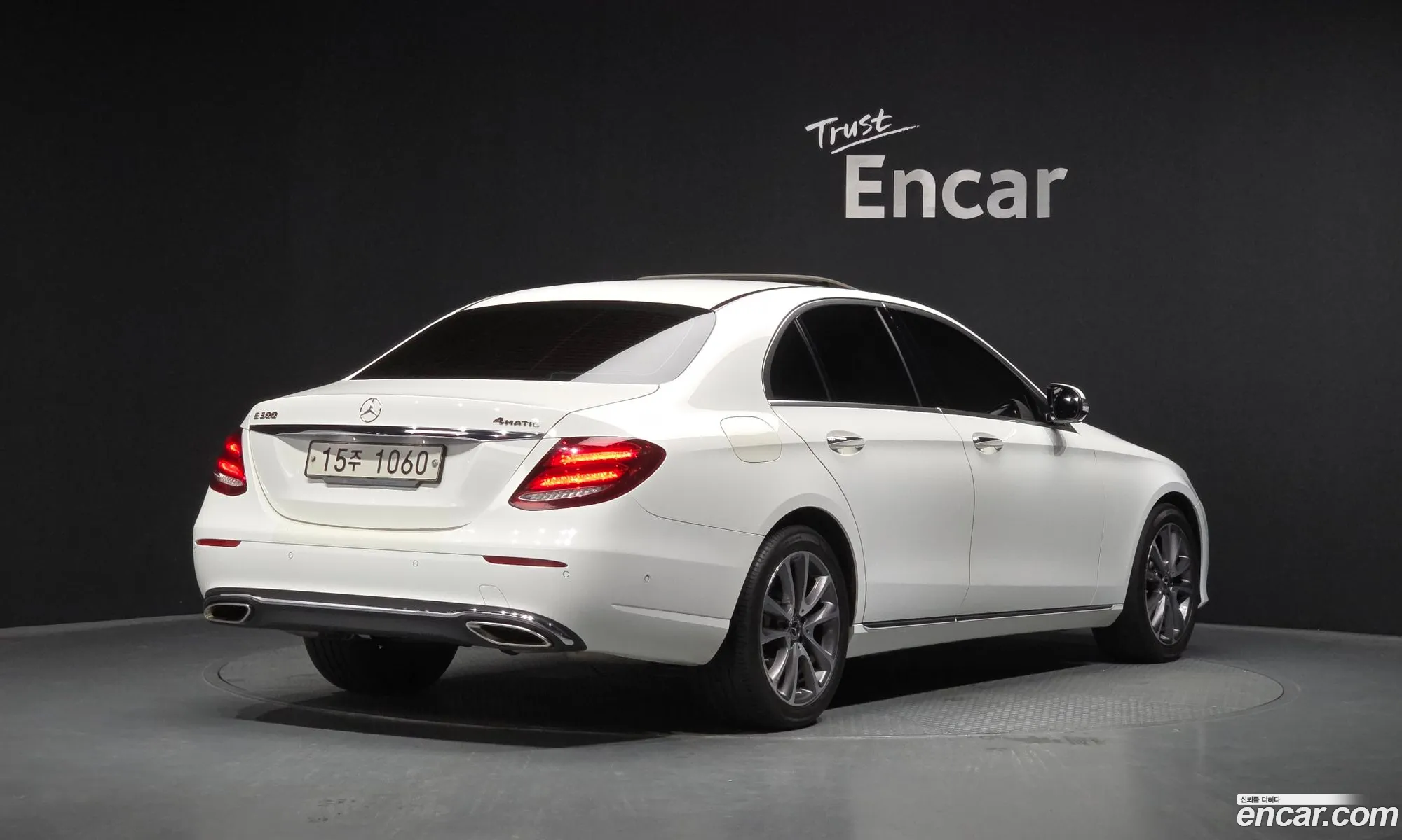Mercedes-Benz E-Class W213 2019 WDDZF4KB3KA624132 — 3