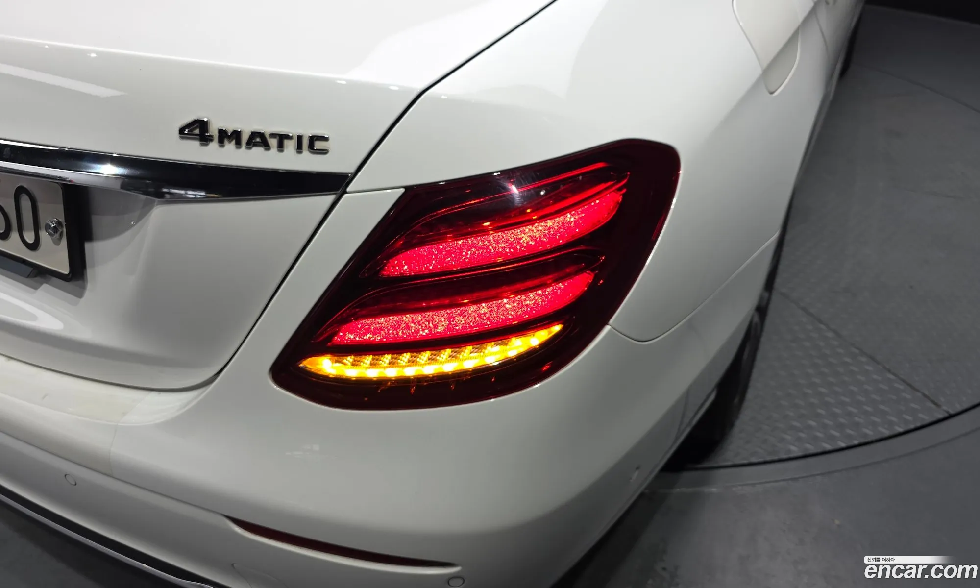 Mercedes-Benz E-Class W213 2019 WDDZF4KB3KA624132 — 30