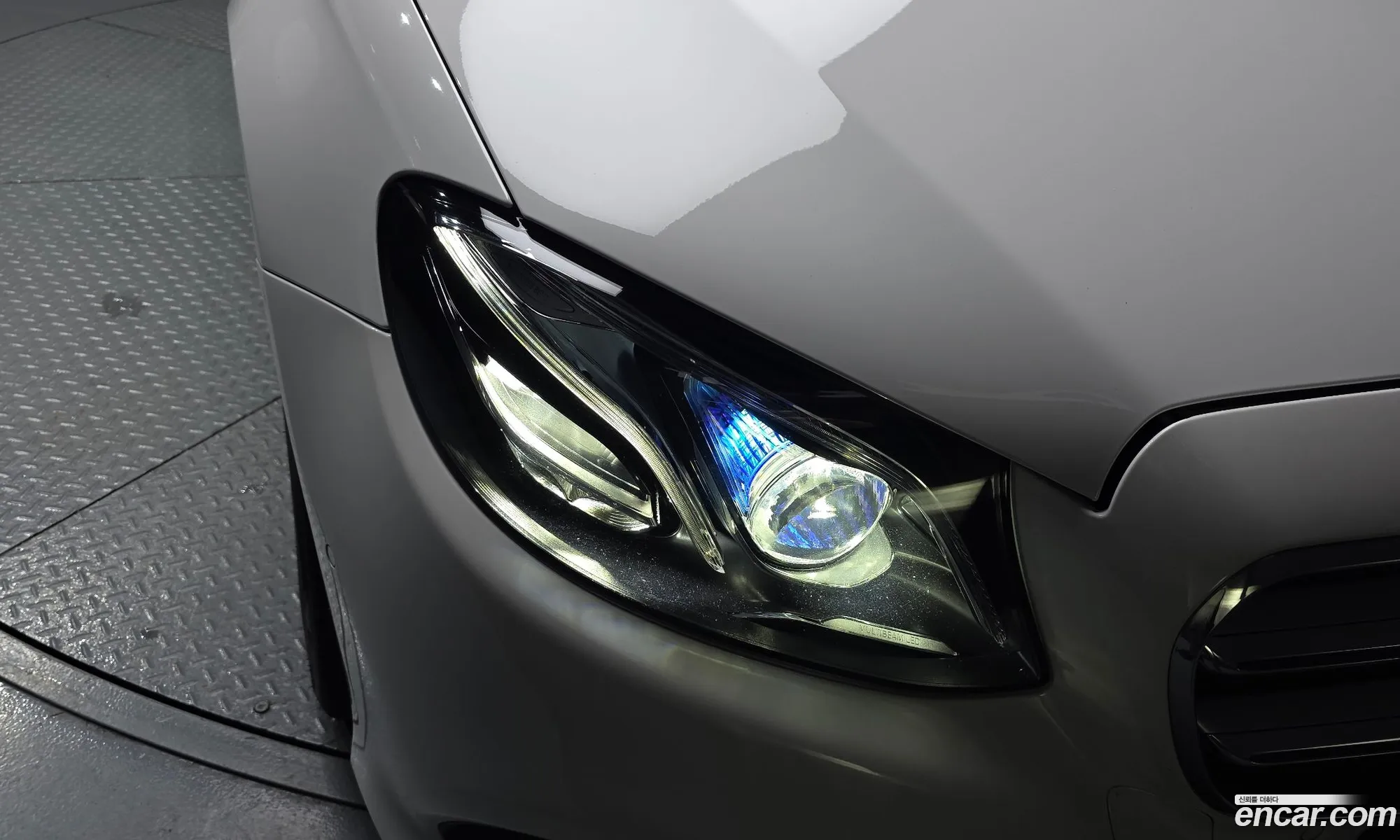 Mercedes-Benz E-Class W213 2019 WDDZF4KB3KA624132 — 8
